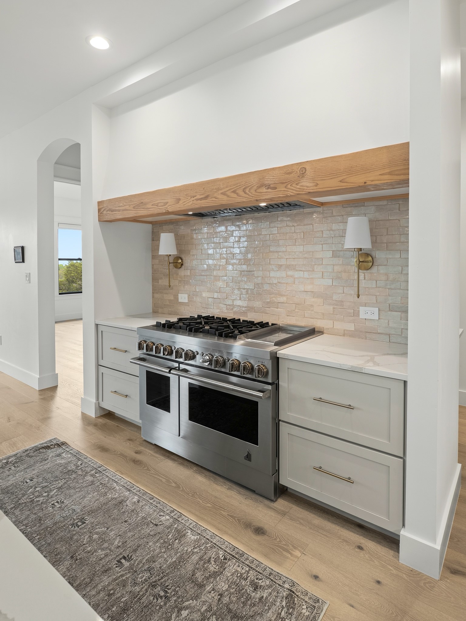 202 Lodestone Cove Property Photo 8