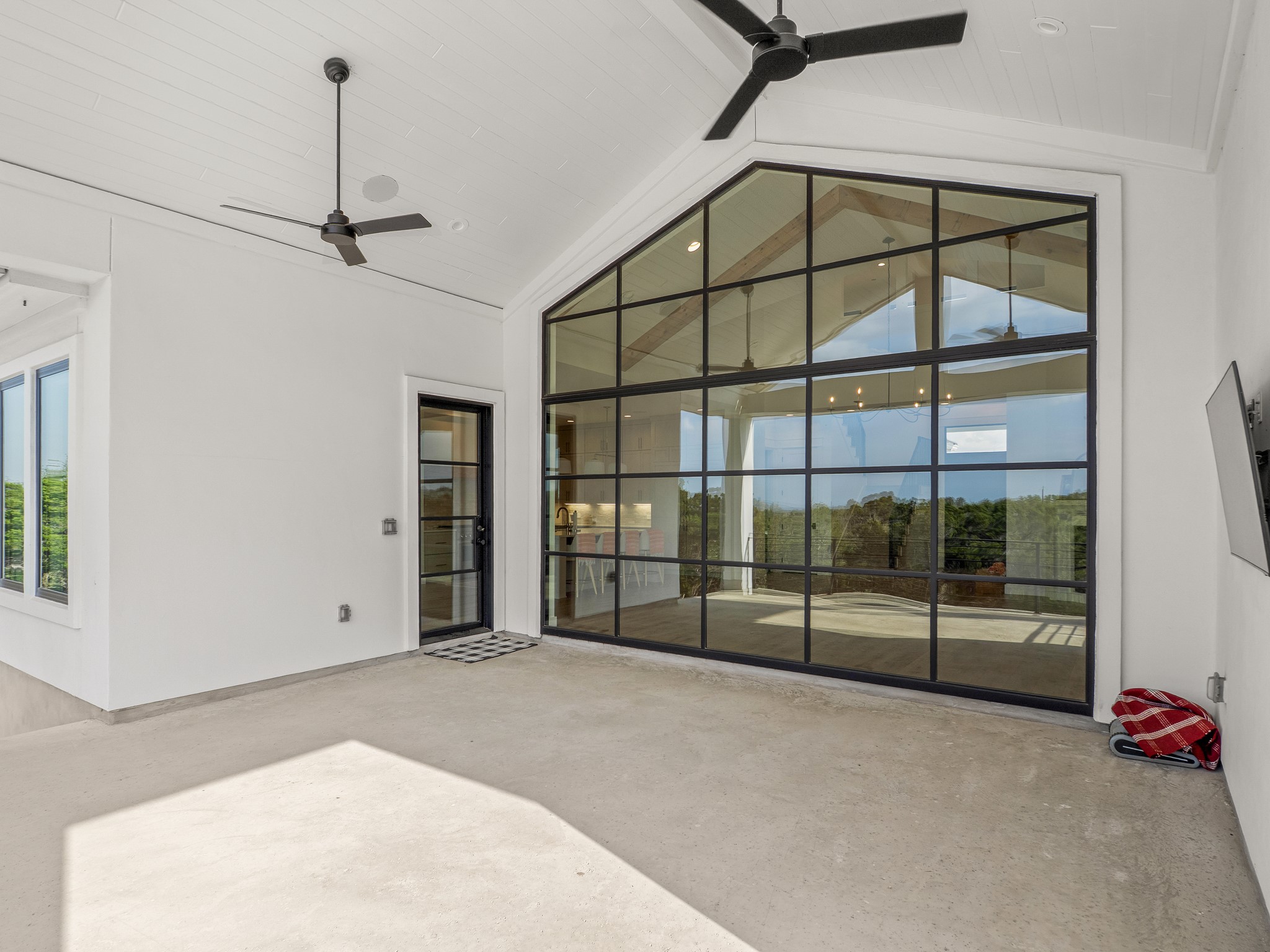 202 Lodestone Cove Property Photo 15