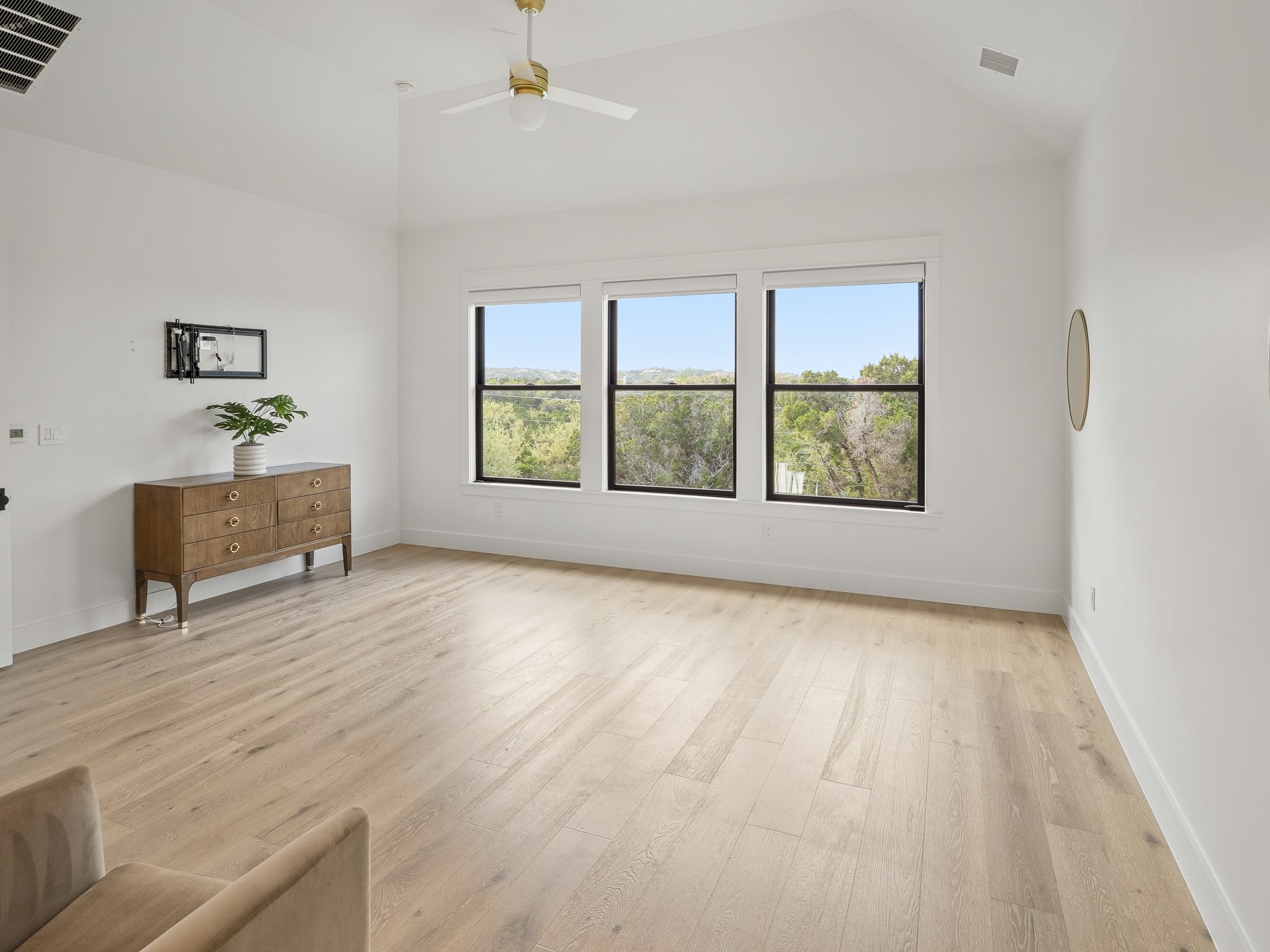 202 Lodestone Cove Property Photo 17