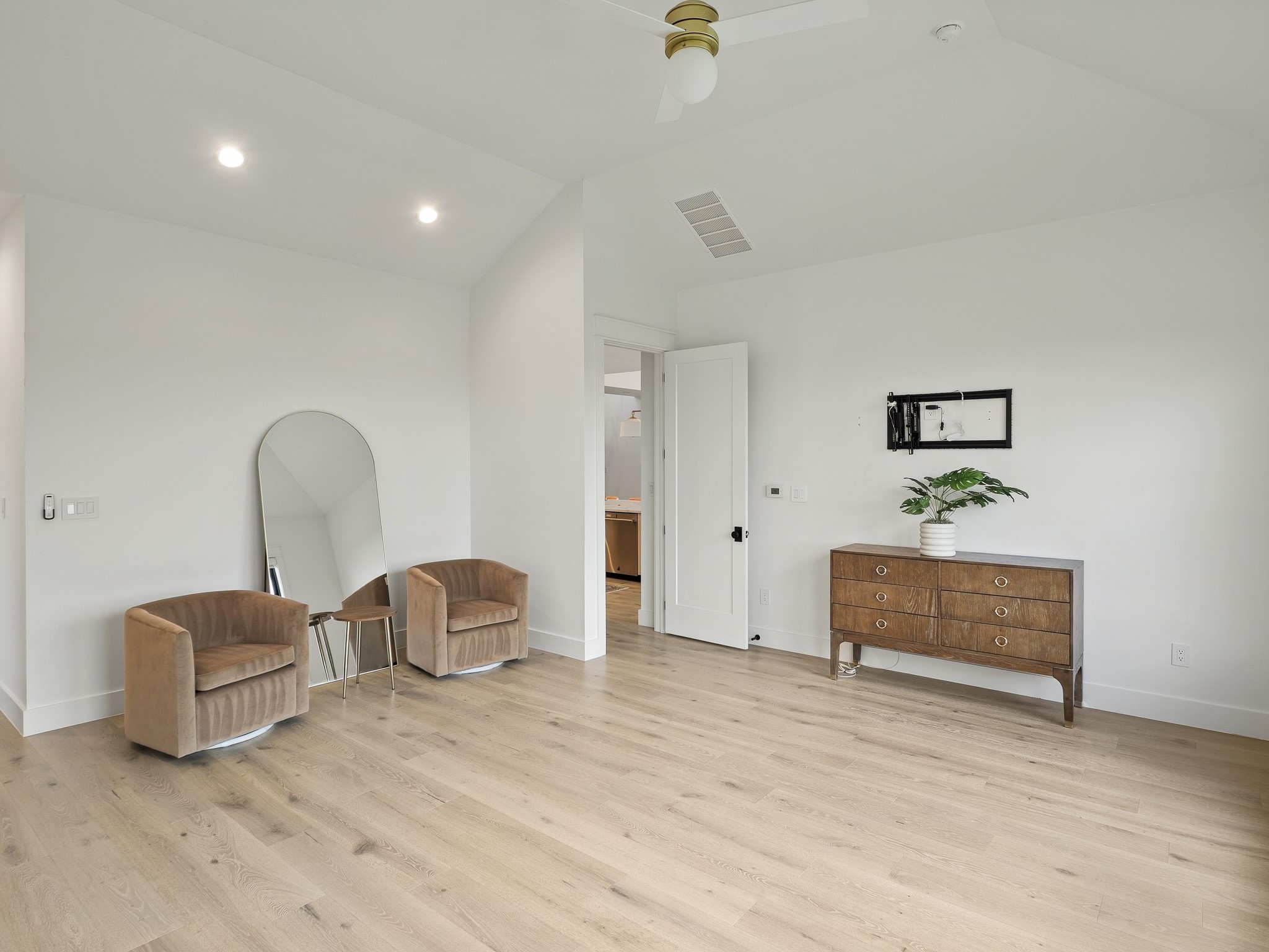 202 Lodestone Cove Property Photo 18
