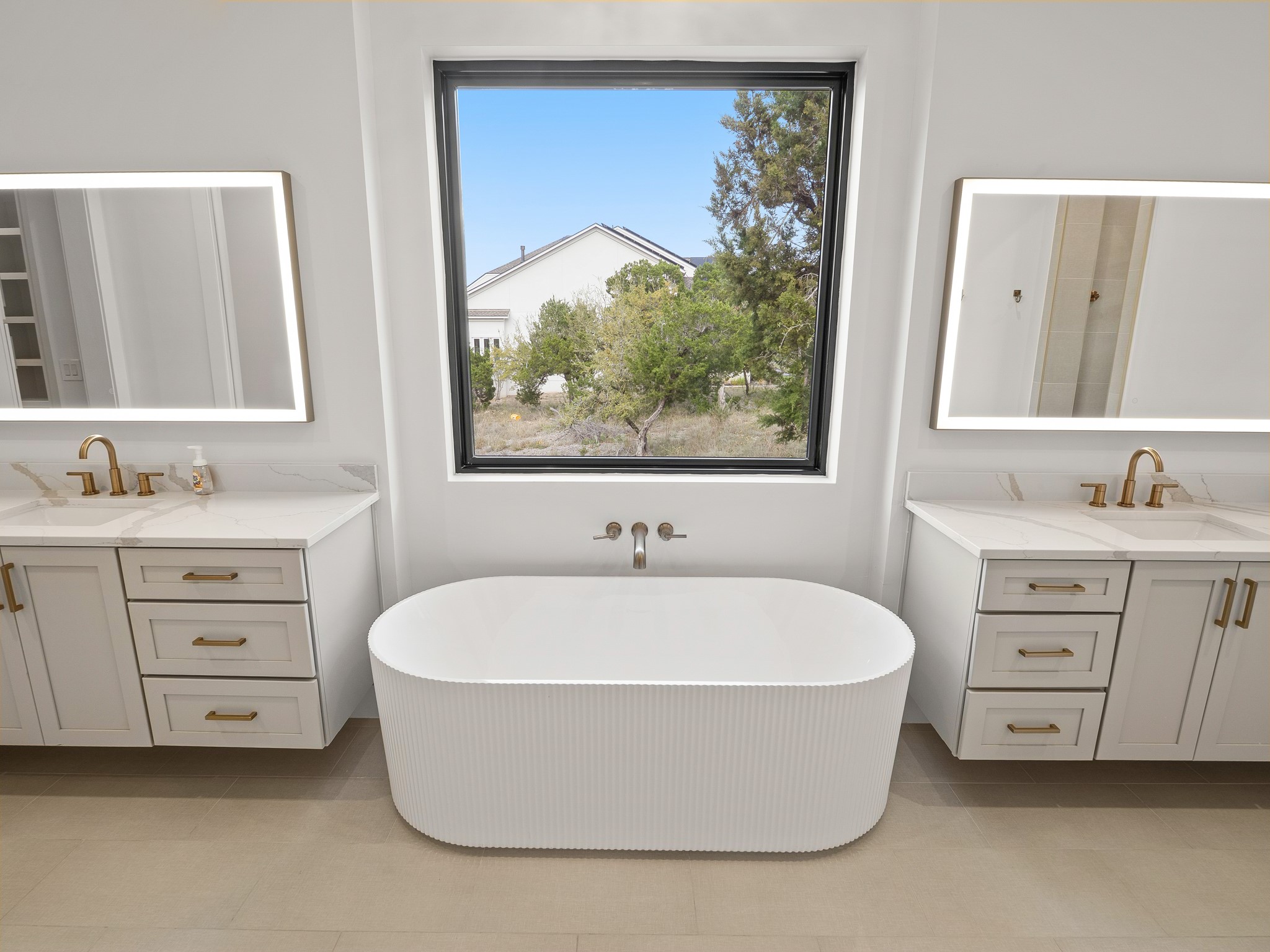 202 Lodestone Cove Property Photo 20