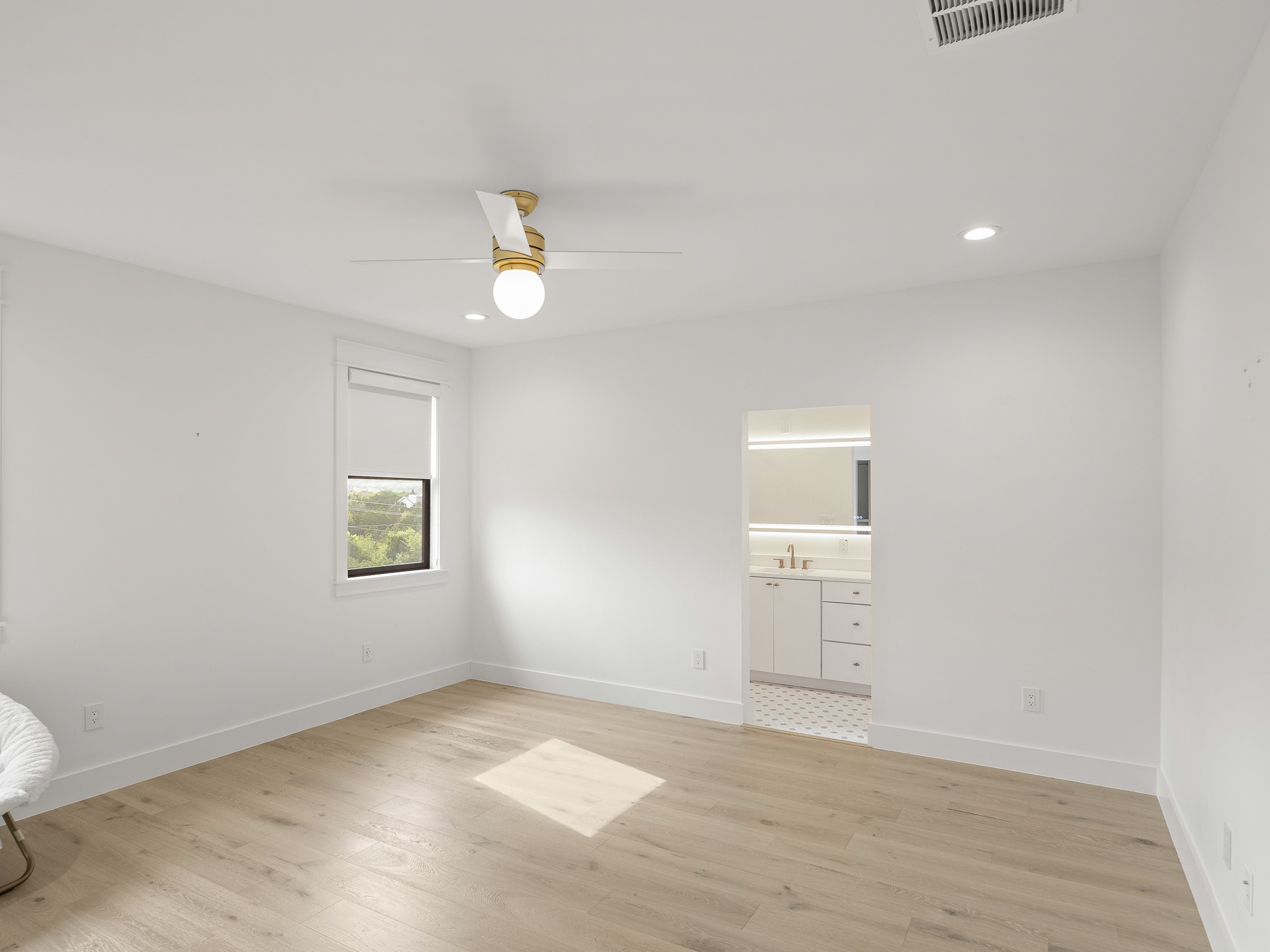 202 Lodestone Cove Property Photo 26