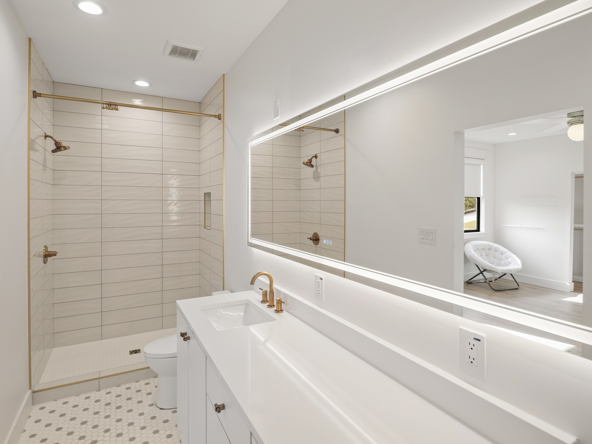 202 Lodestone Cove Property Photo 27