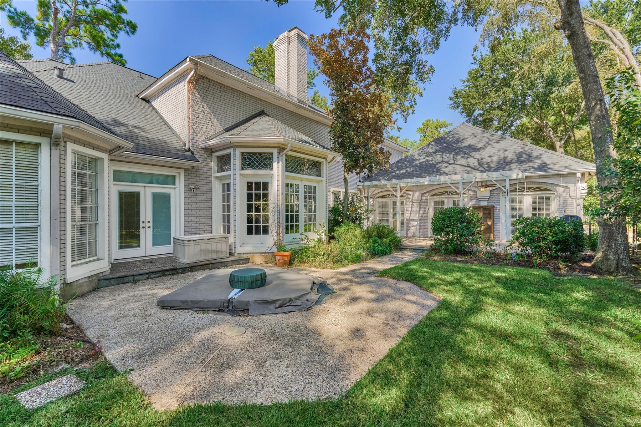 26 S Brokenfern Drive, The Woodlands Tx 77380 Property Photo 6