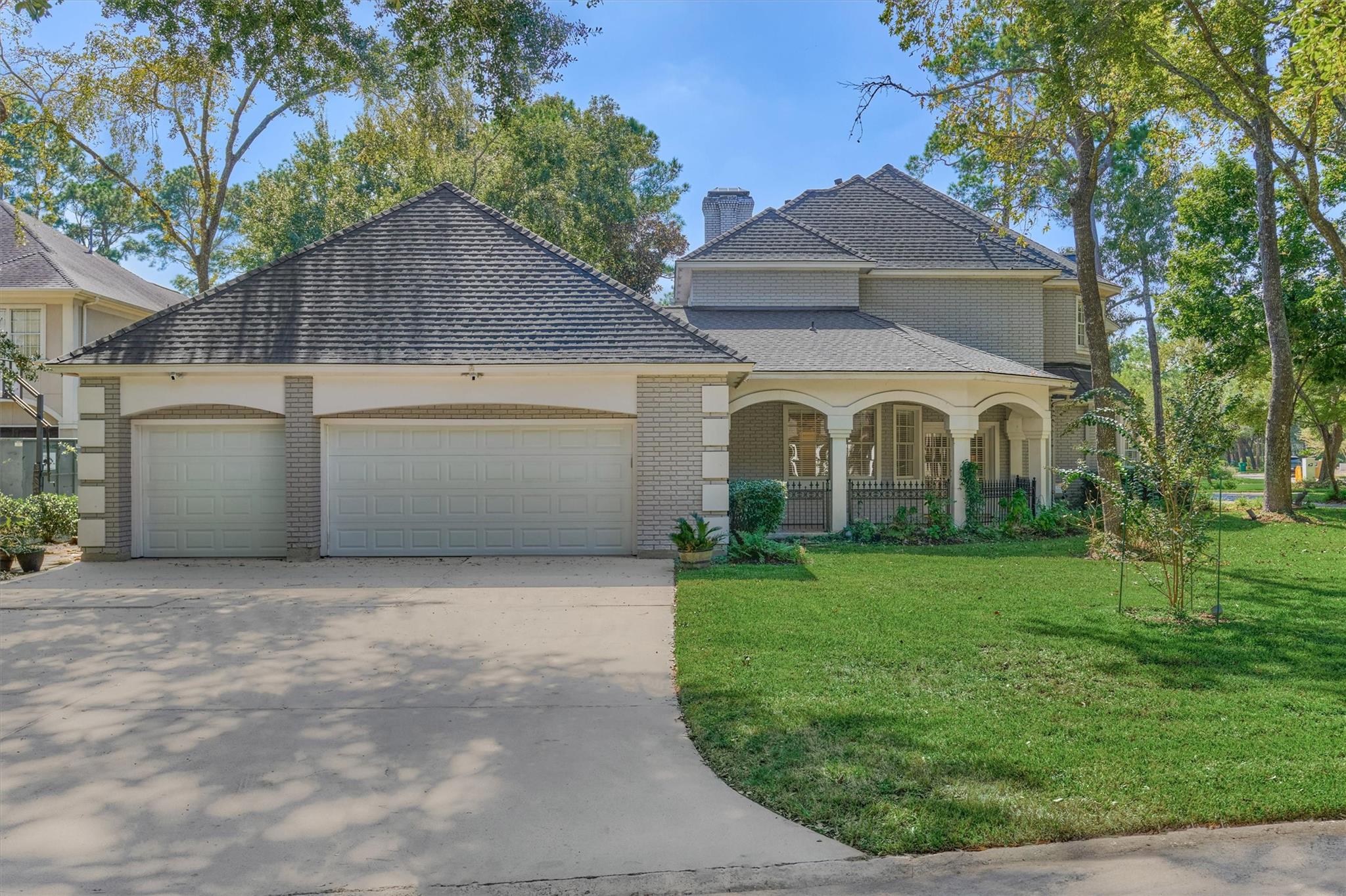 26 S Brokenfern Drive, The Woodlands Tx 77380 Property Photo 9