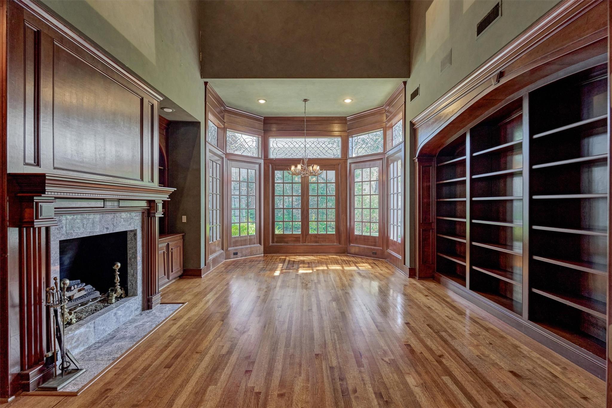 26 S Brokenfern Drive, The Woodlands Tx 77380 Property Photo 13