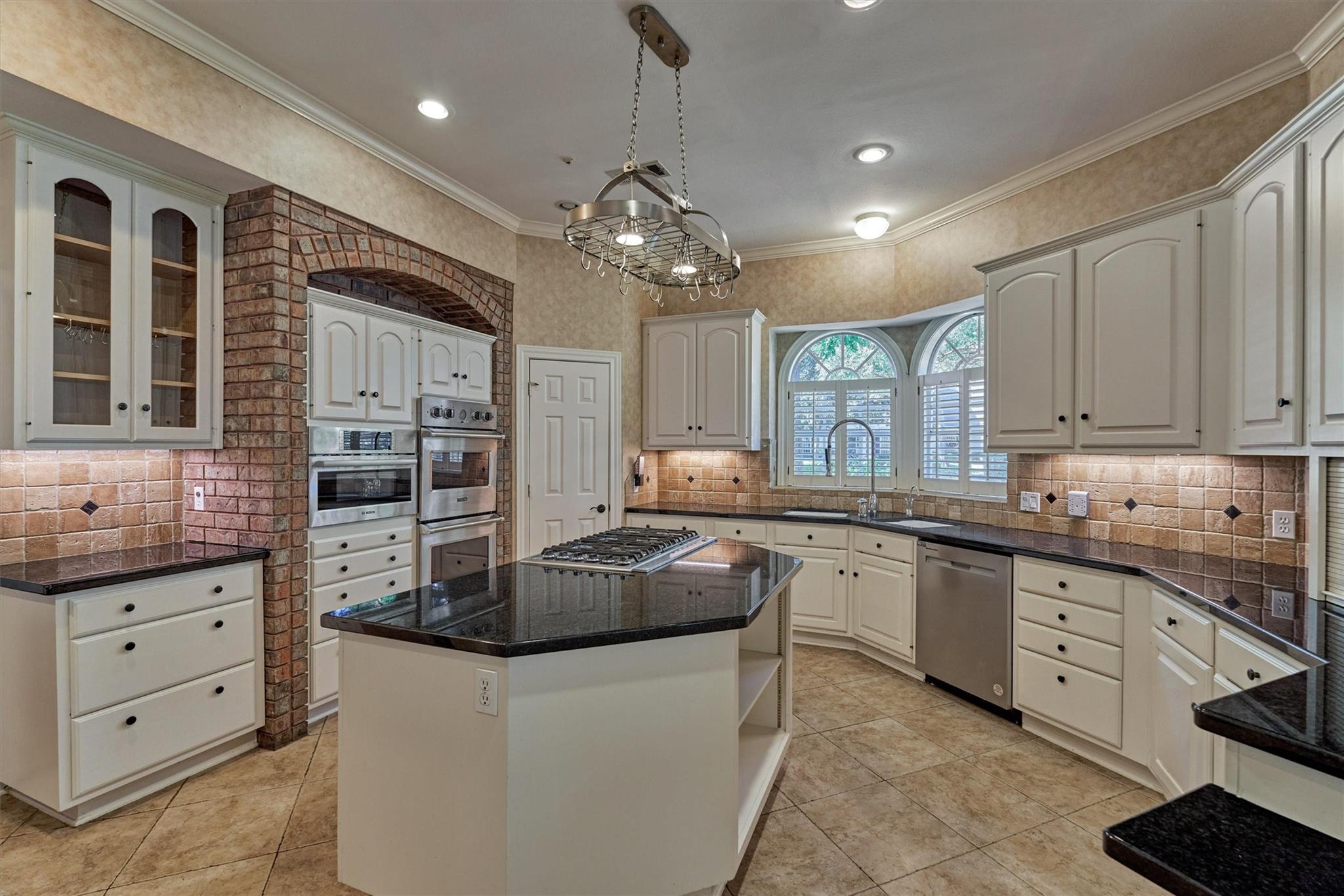 26 S Brokenfern Drive, The Woodlands Tx 77380 Property Photo 17