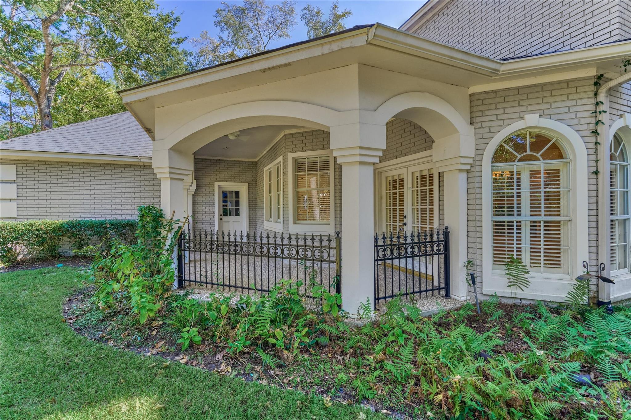 26 S Brokenfern Drive, The Woodlands Tx 77380 Property Photo 19