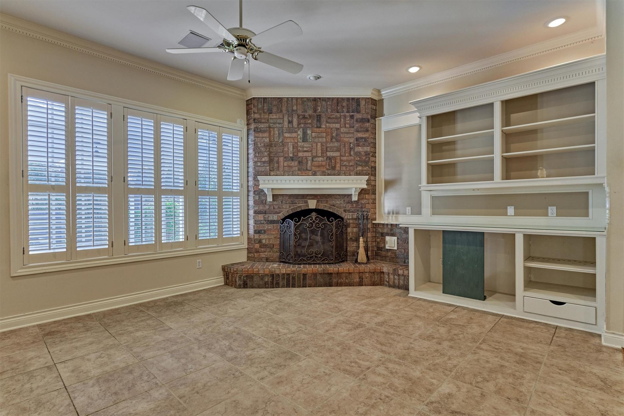 26 S Brokenfern Drive, The Woodlands Tx 77380 Property Photo 22