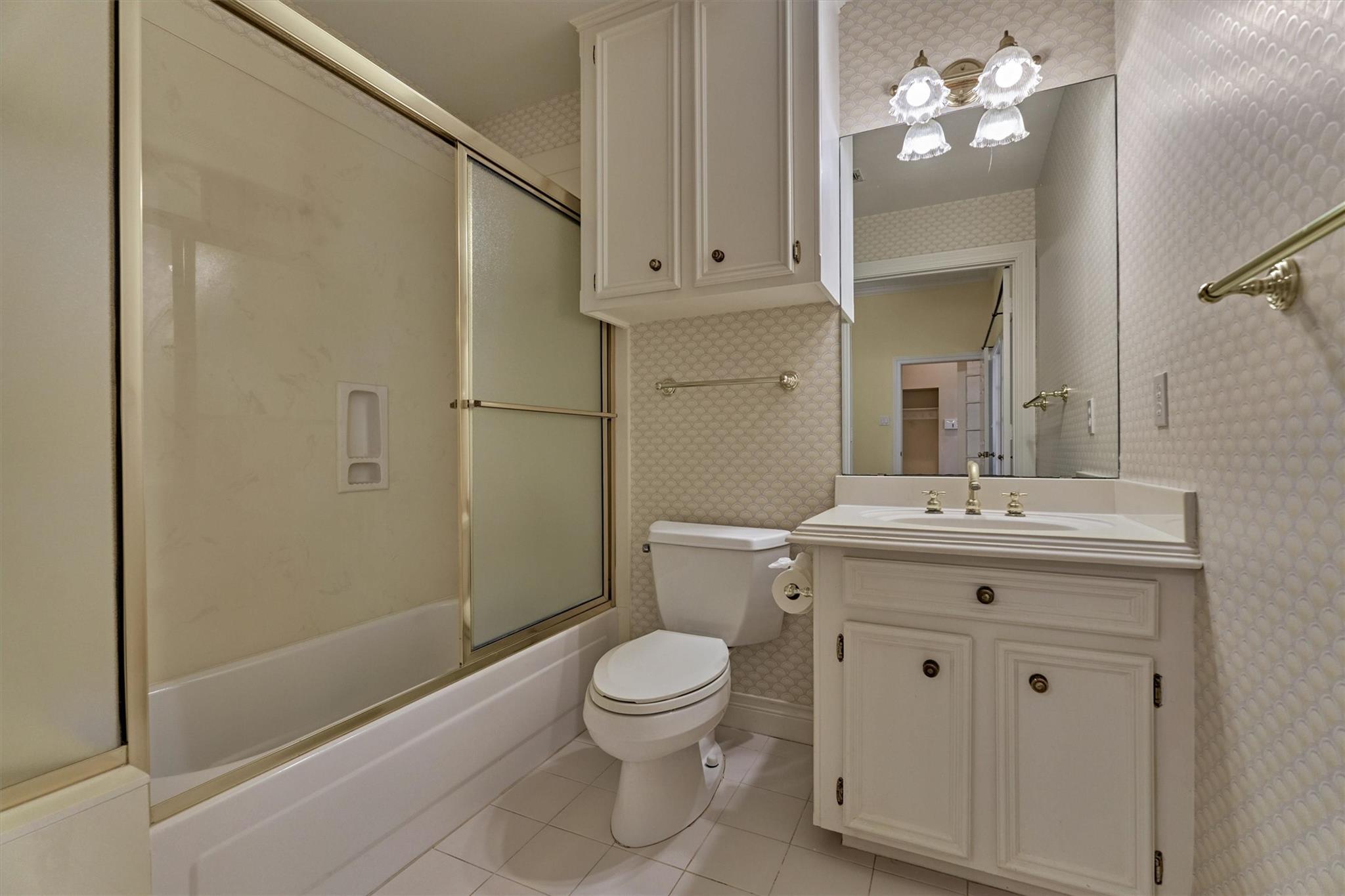 26 S Brokenfern Drive, The Woodlands Tx 77380 Property Photo 34