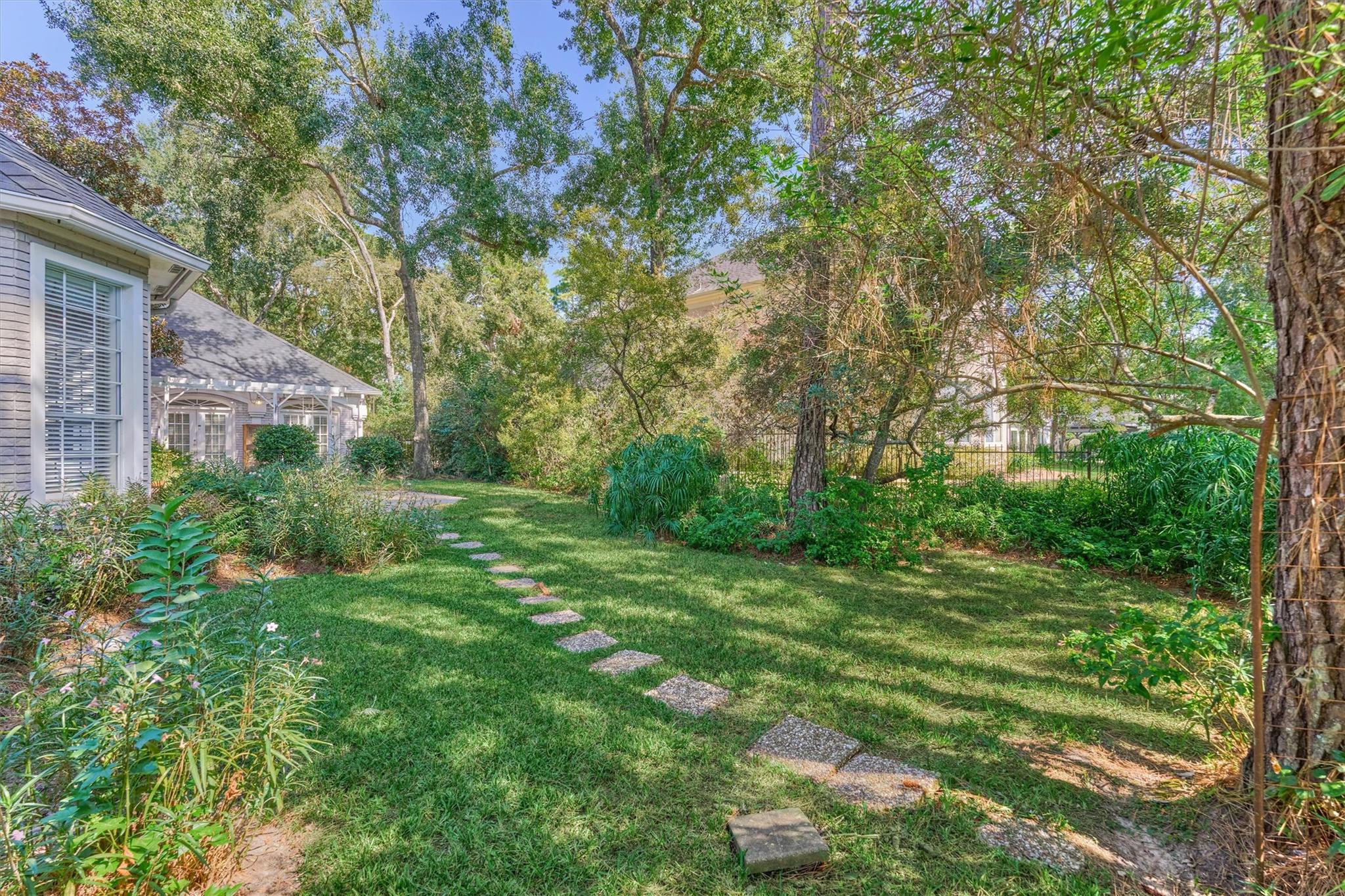 26 S Brokenfern Drive, The Woodlands Tx 77380 Property Photo 47