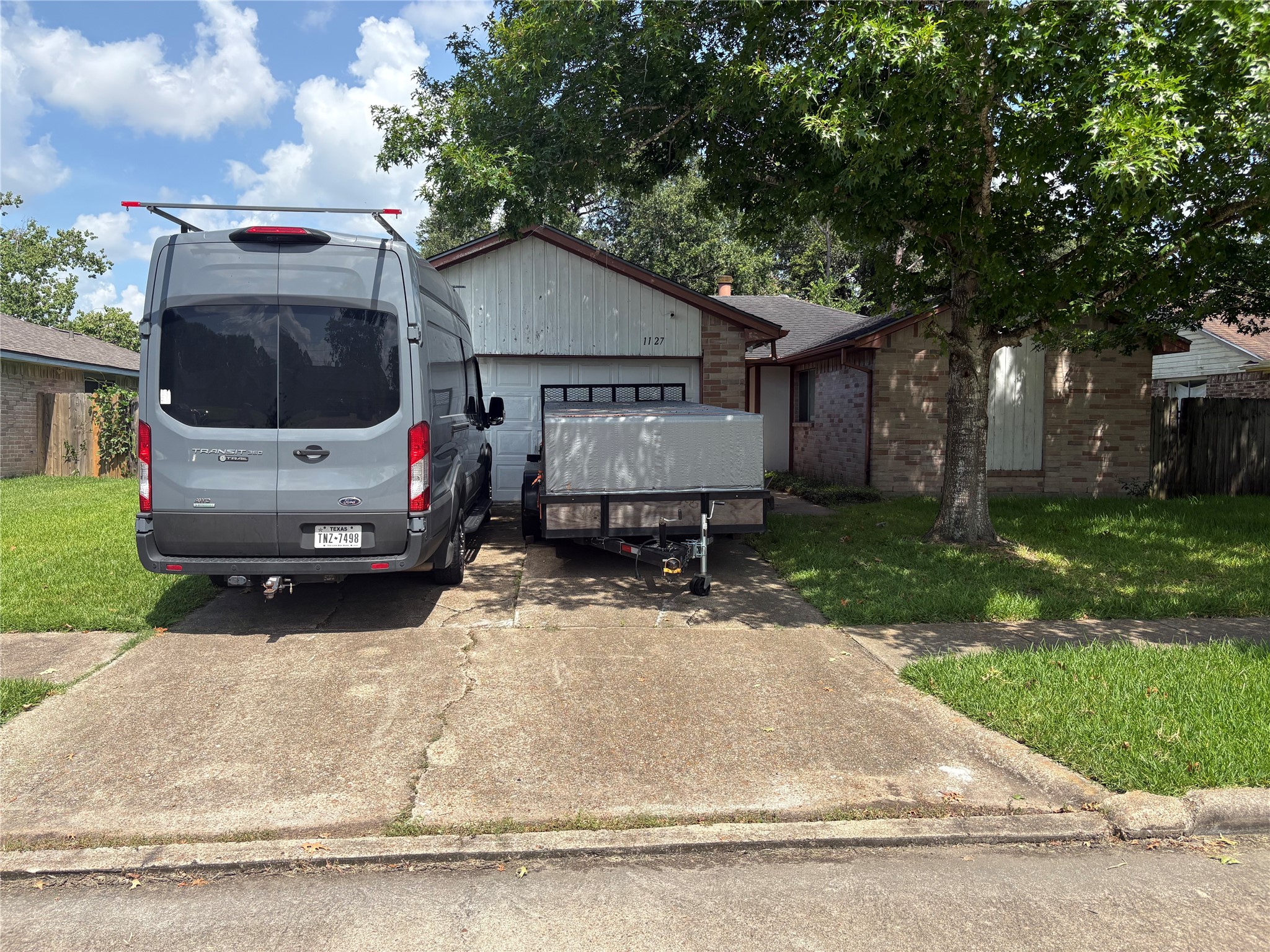 1127 W Brompton Drive Property Photo 2