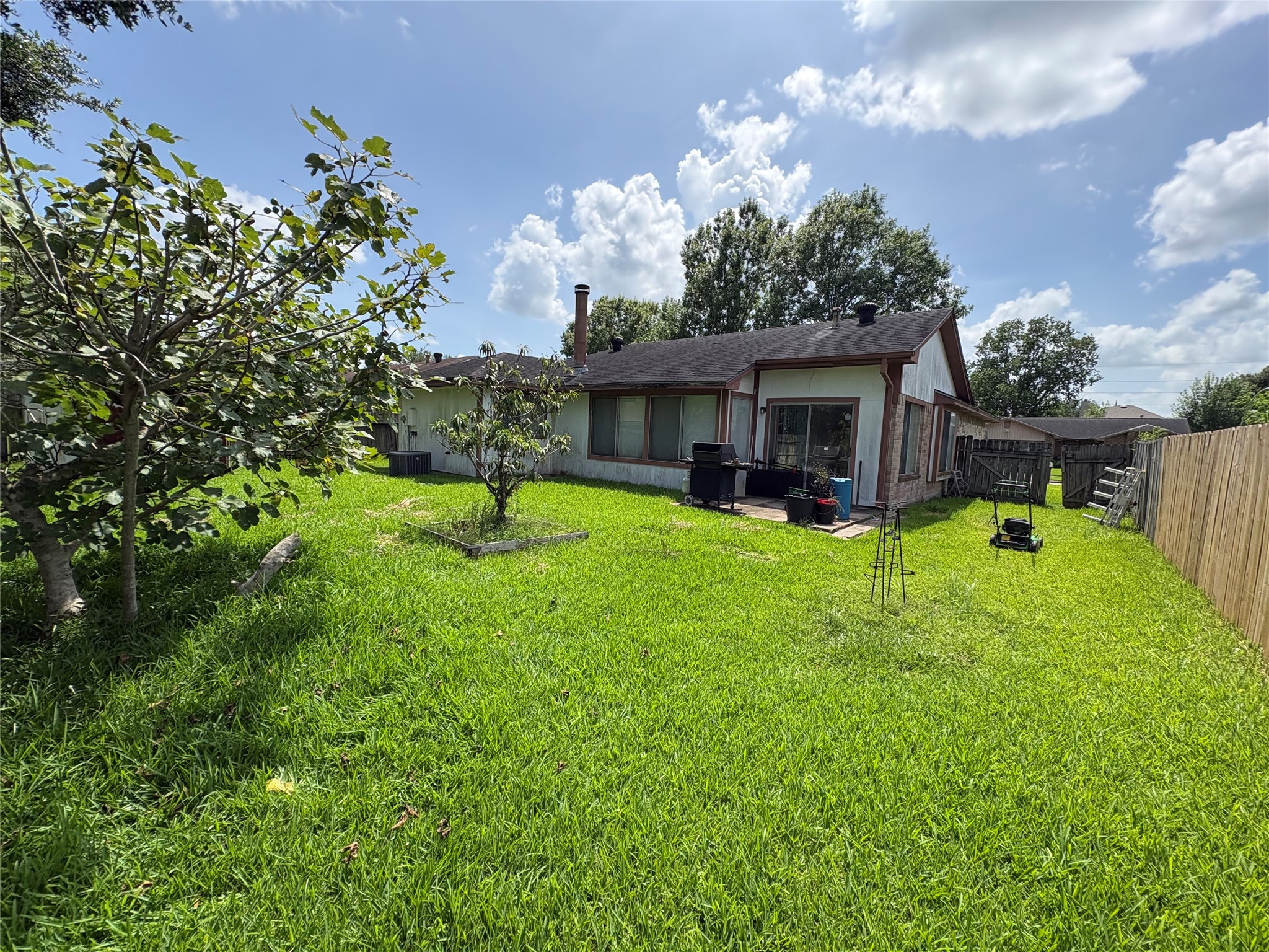 1127 W Brompton Drive Property Photo 11