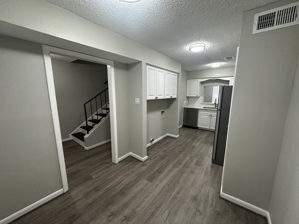 2120 Greenbriar Colony Drive Property Photo 8