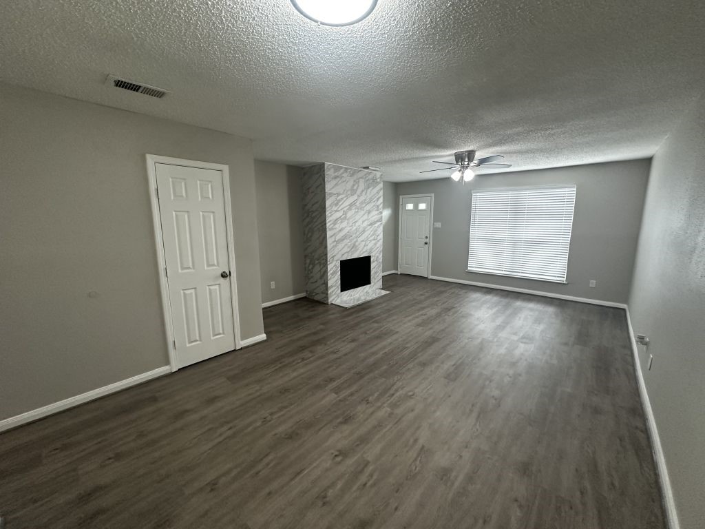2120 Greenbriar Colony Drive Property Photo 10