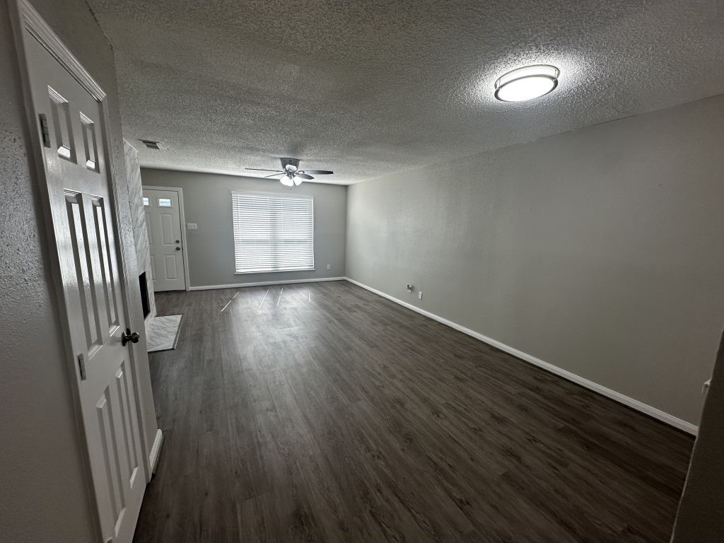 2120 Greenbriar Colony Drive Property Photo 11