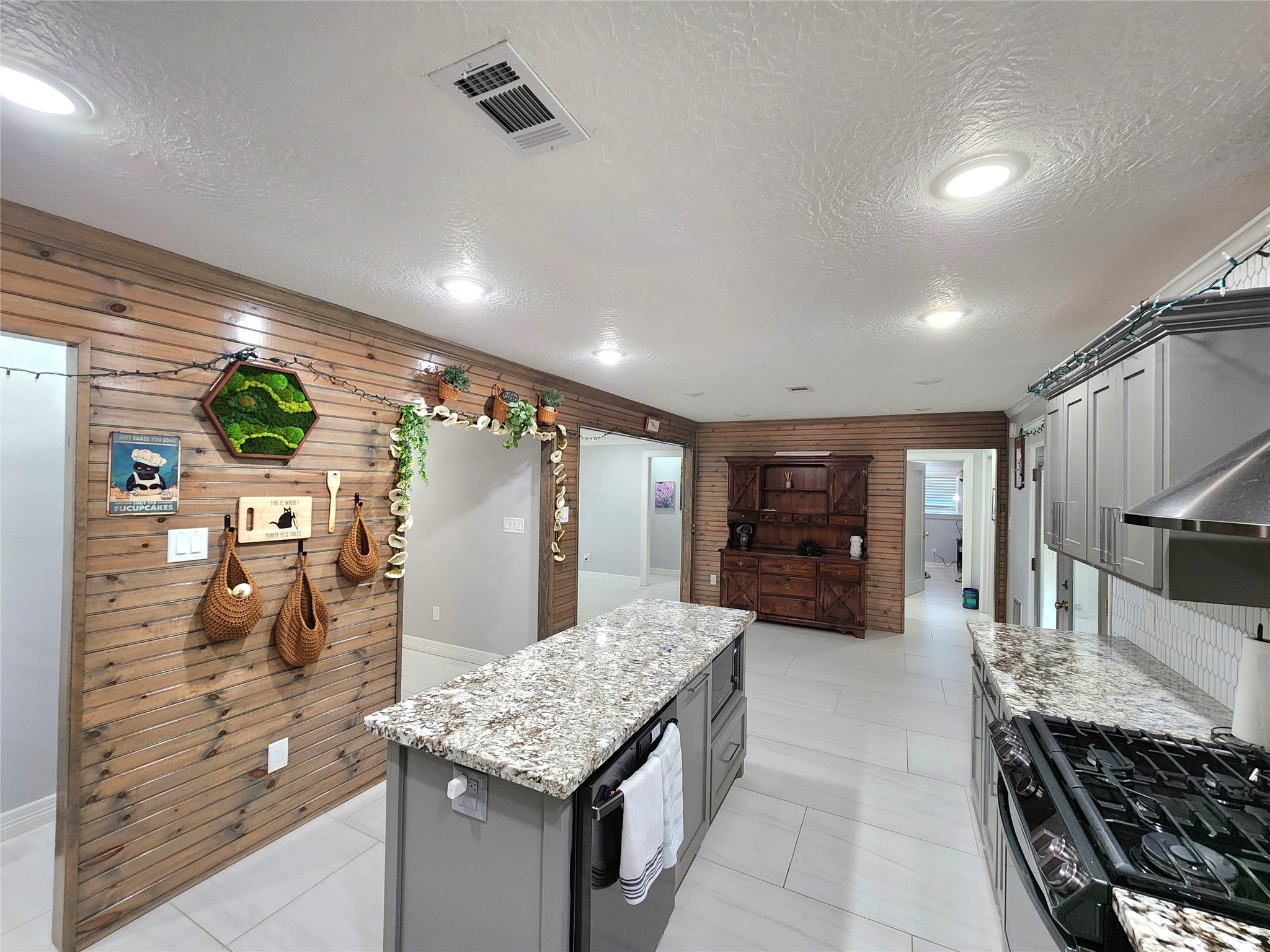 3416 Avenue N Property Photo 11