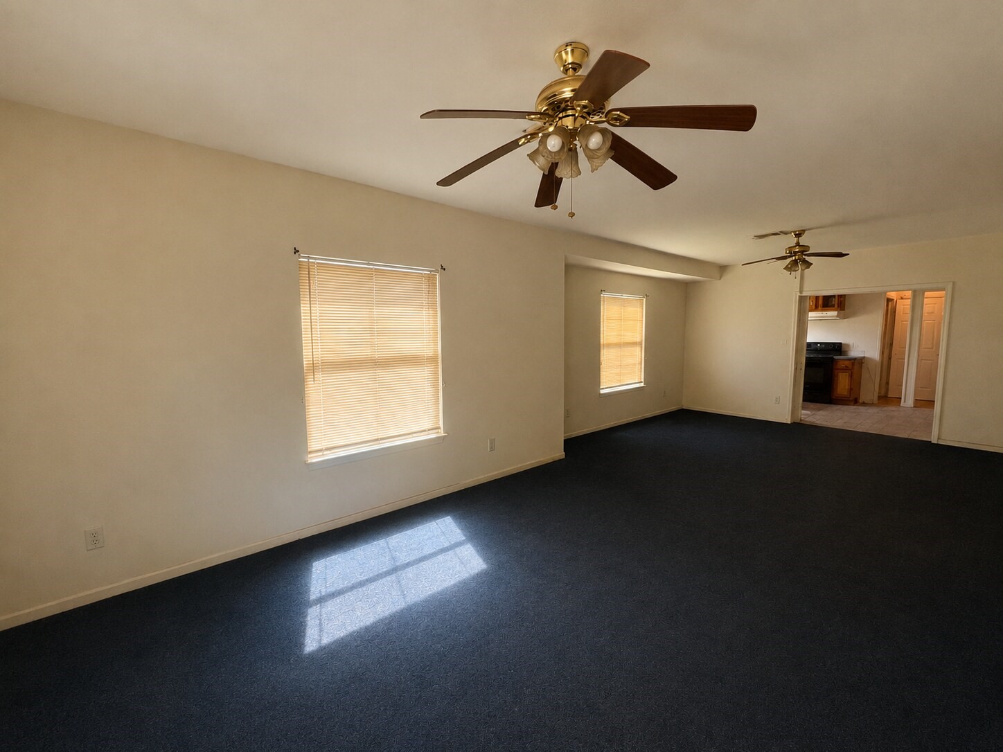 7612 E Magnolia Street Property Photo 4