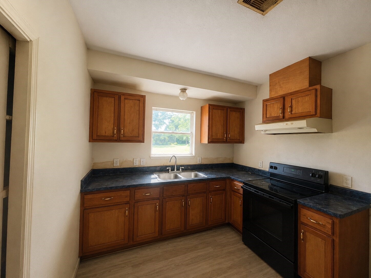 7612 E Magnolia Street Property Photo 6