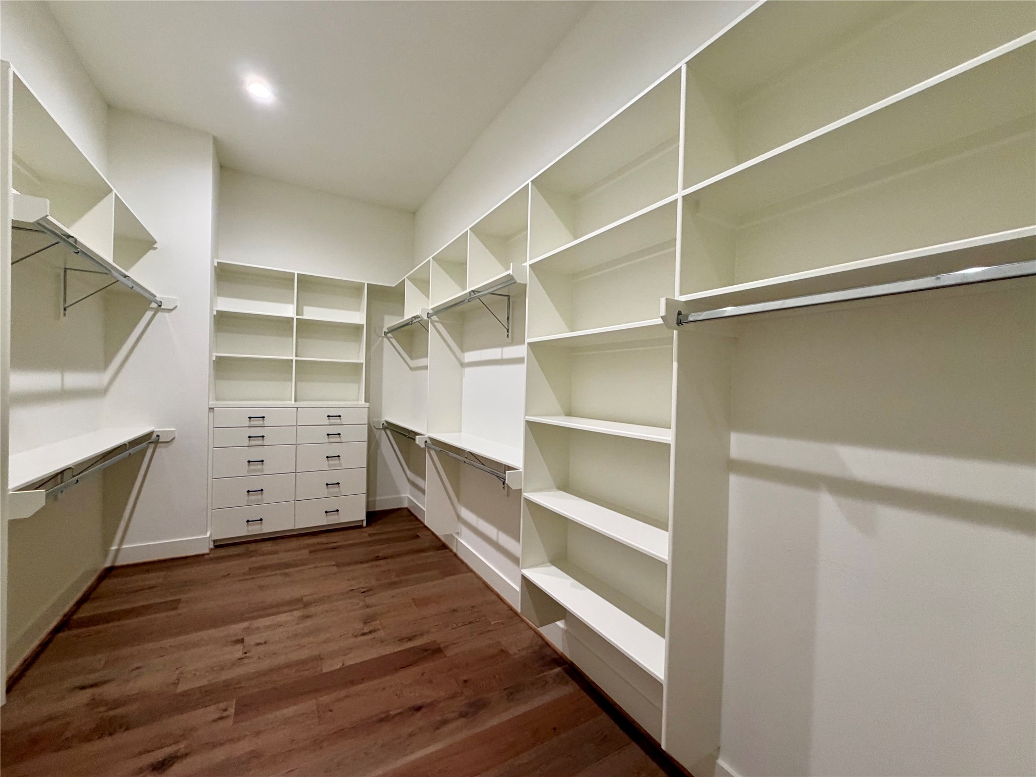 2010 Hewitt Drive Property Photo 15