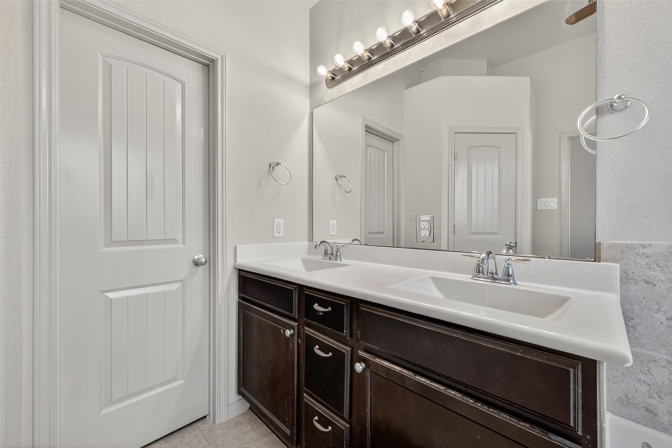 20214 Rusty Rock Lane Property Photo 37