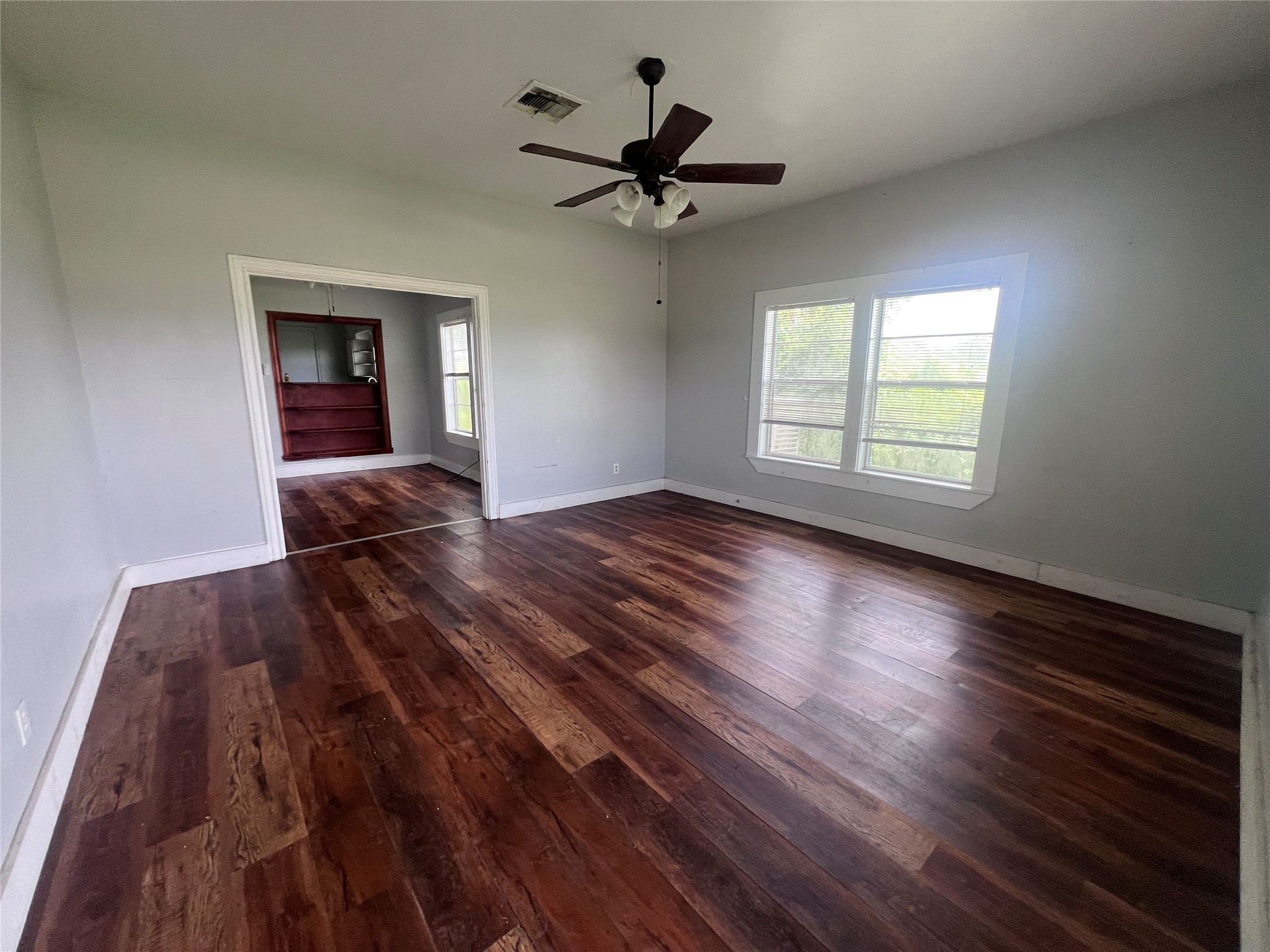 709 S Harrison Lane Property Photo 3