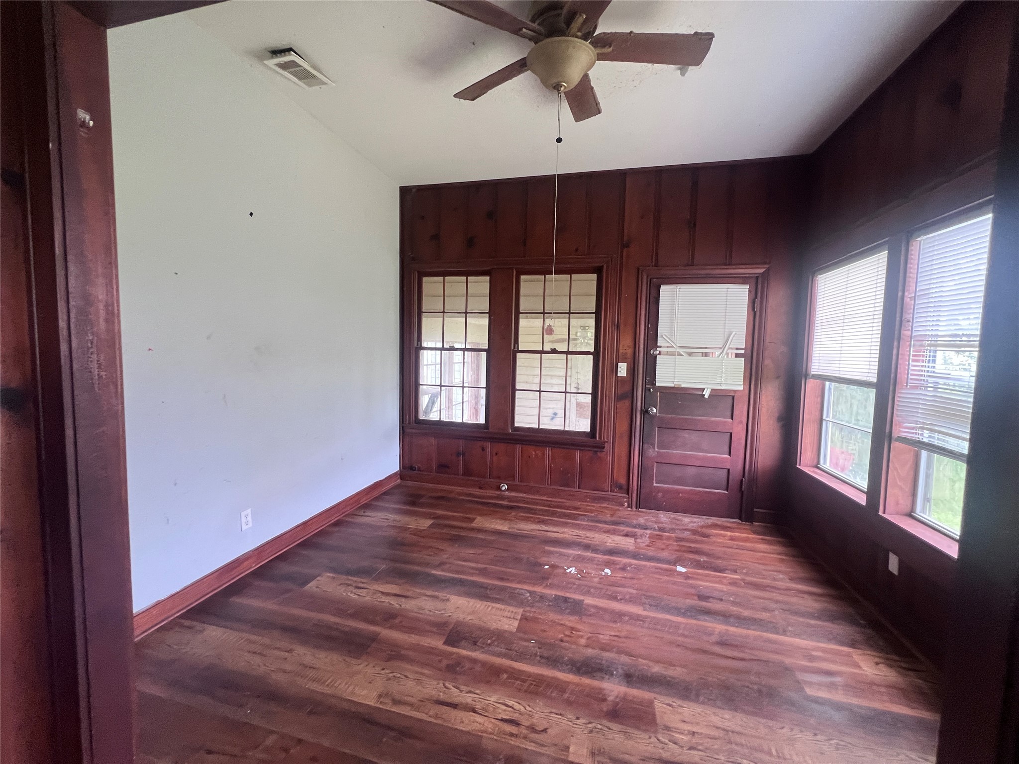 709 S Harrison Lane Property Photo 9