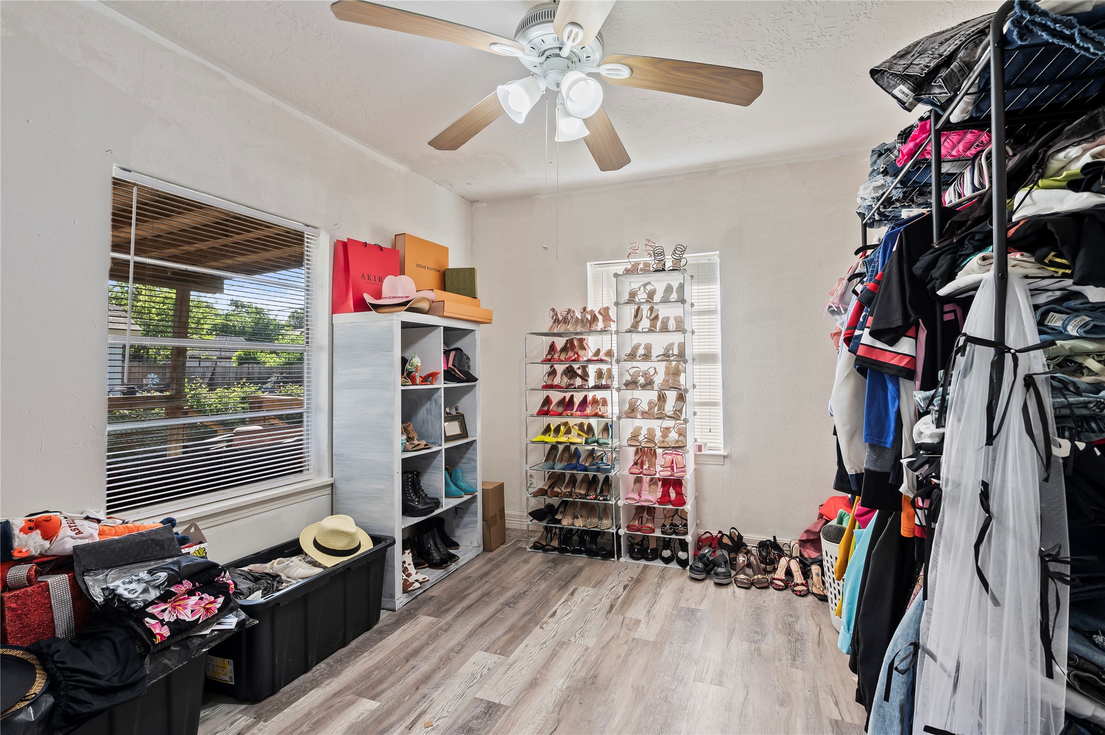 1427 Hankamer Street Property Photo 13