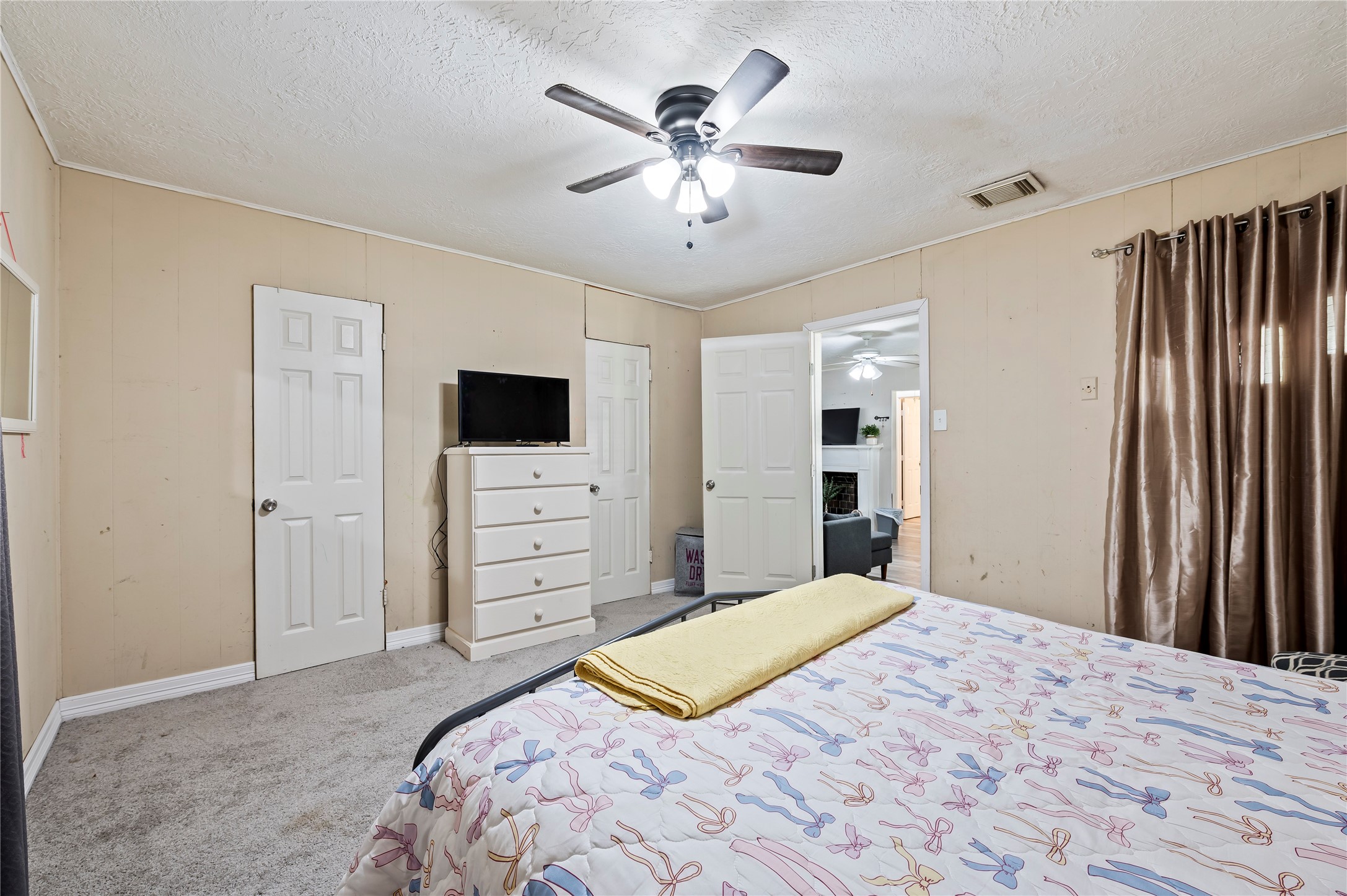 1427 Hankamer Street Property Photo 15