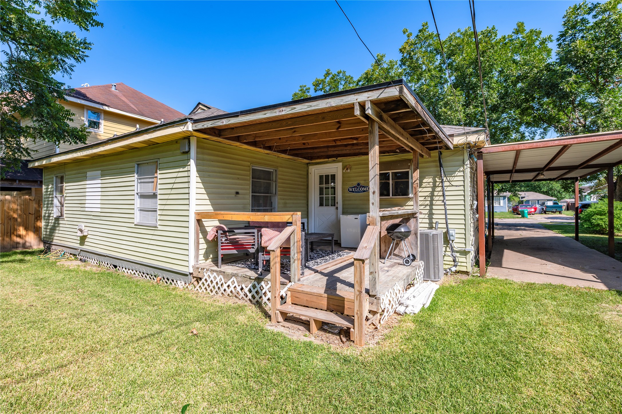 1427 Hankamer Street Property Photo 31