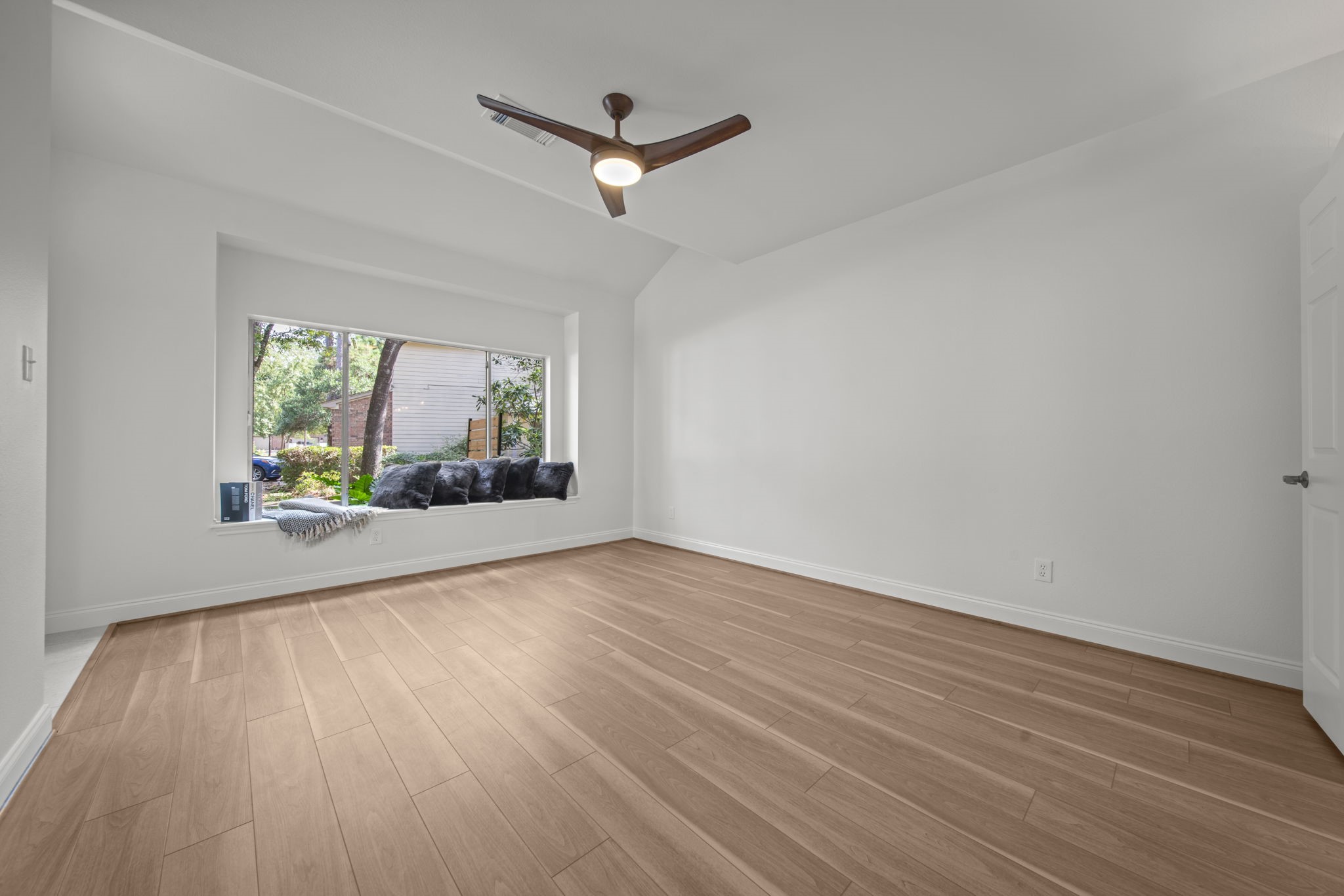45 N Lakeridge Circle Property Photo 15