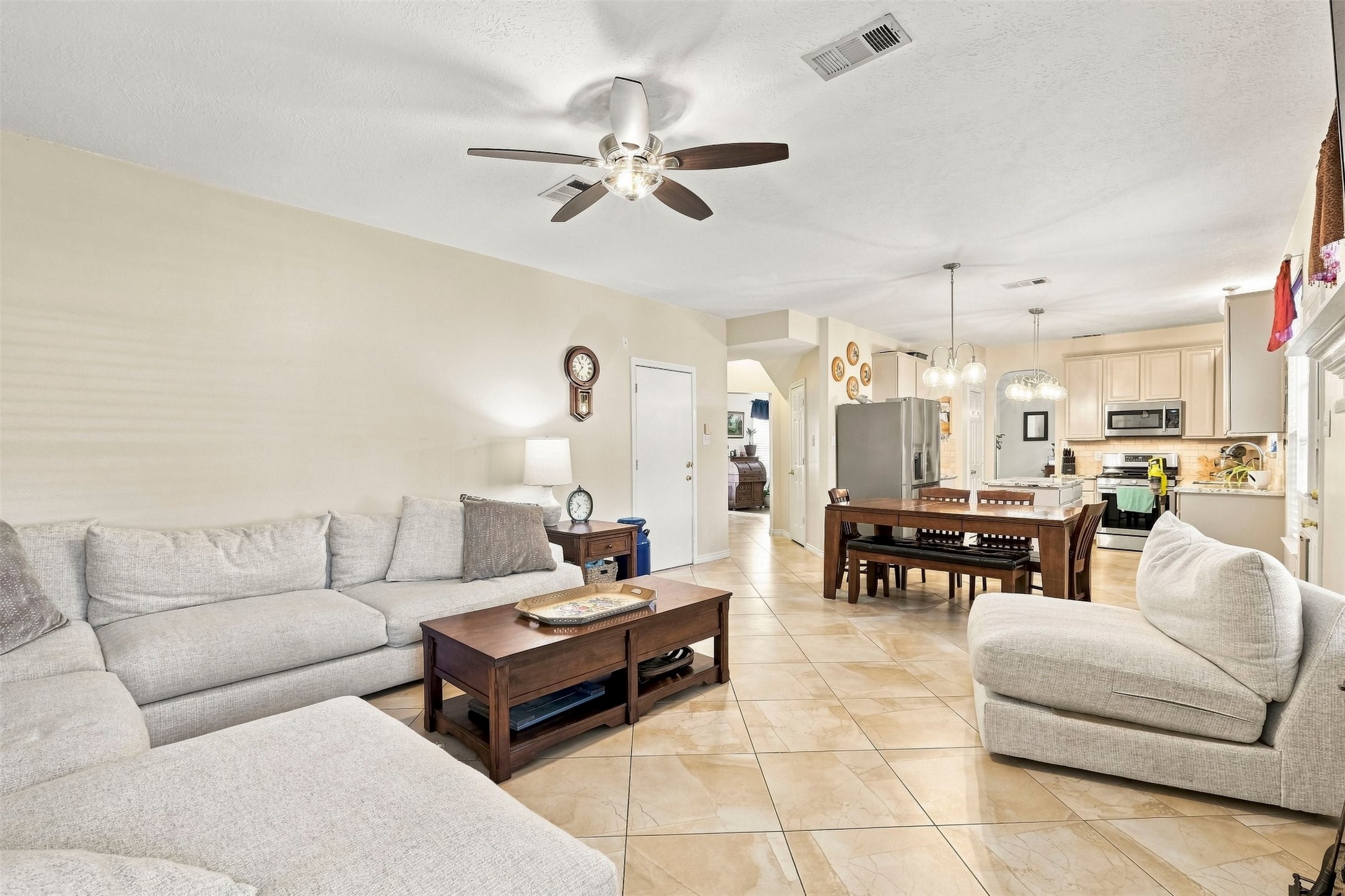1131 Alexandria Court Property Photo 16