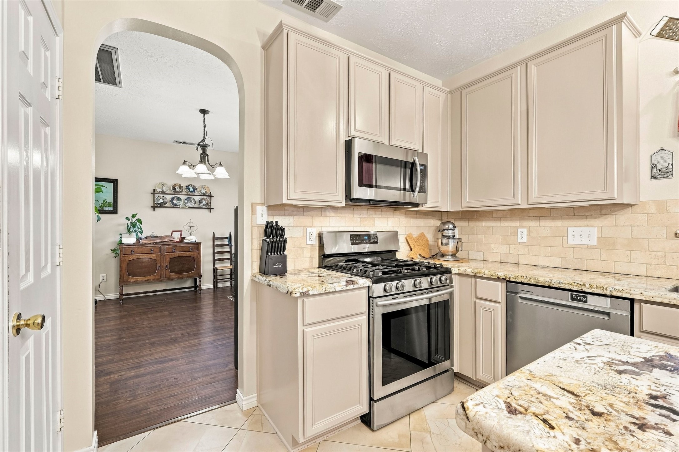 1131 Alexandria Court Property Photo 21