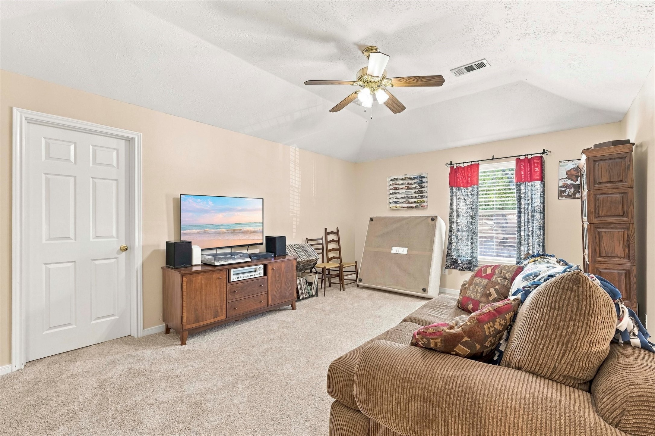 1131 Alexandria Court Property Photo 25