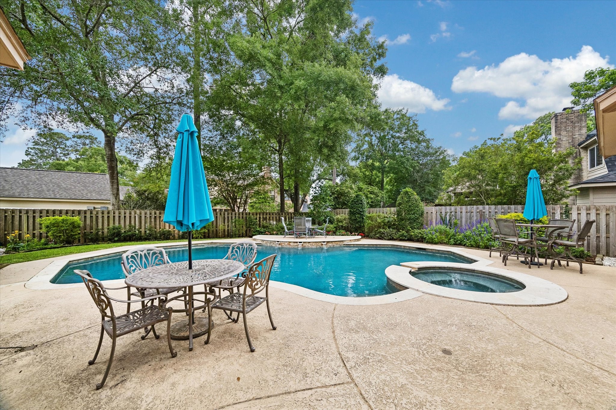 2519 Golden Pond Drive Property Photo 4