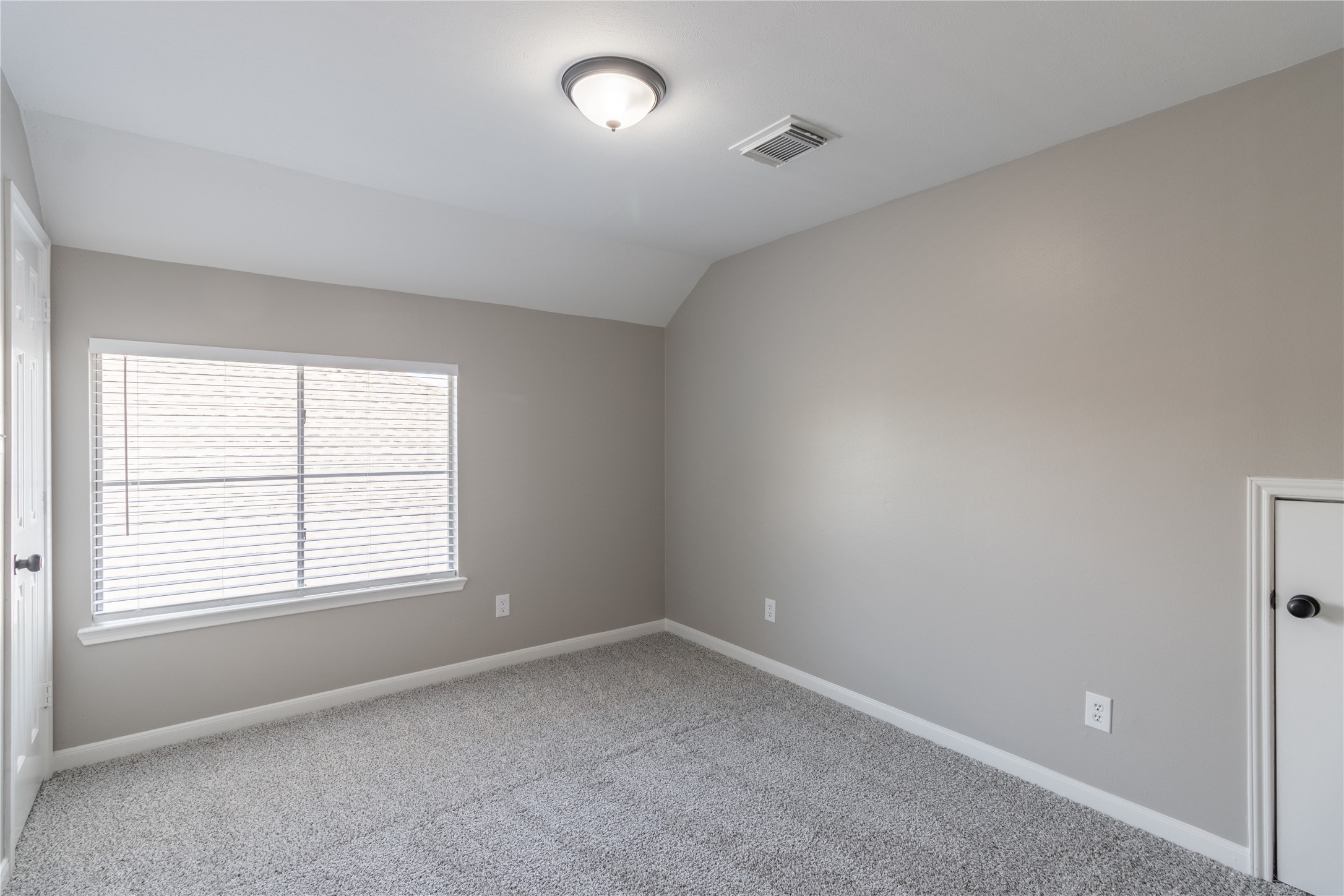 14007 El Camino Real Property Photo 27