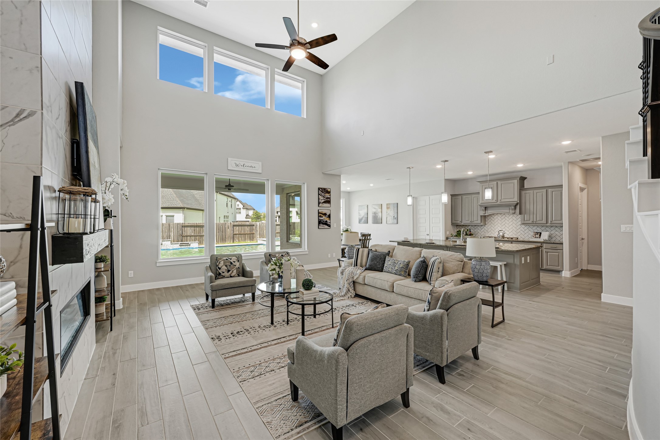 10315 Fountain Shore Drive Property Photo 3