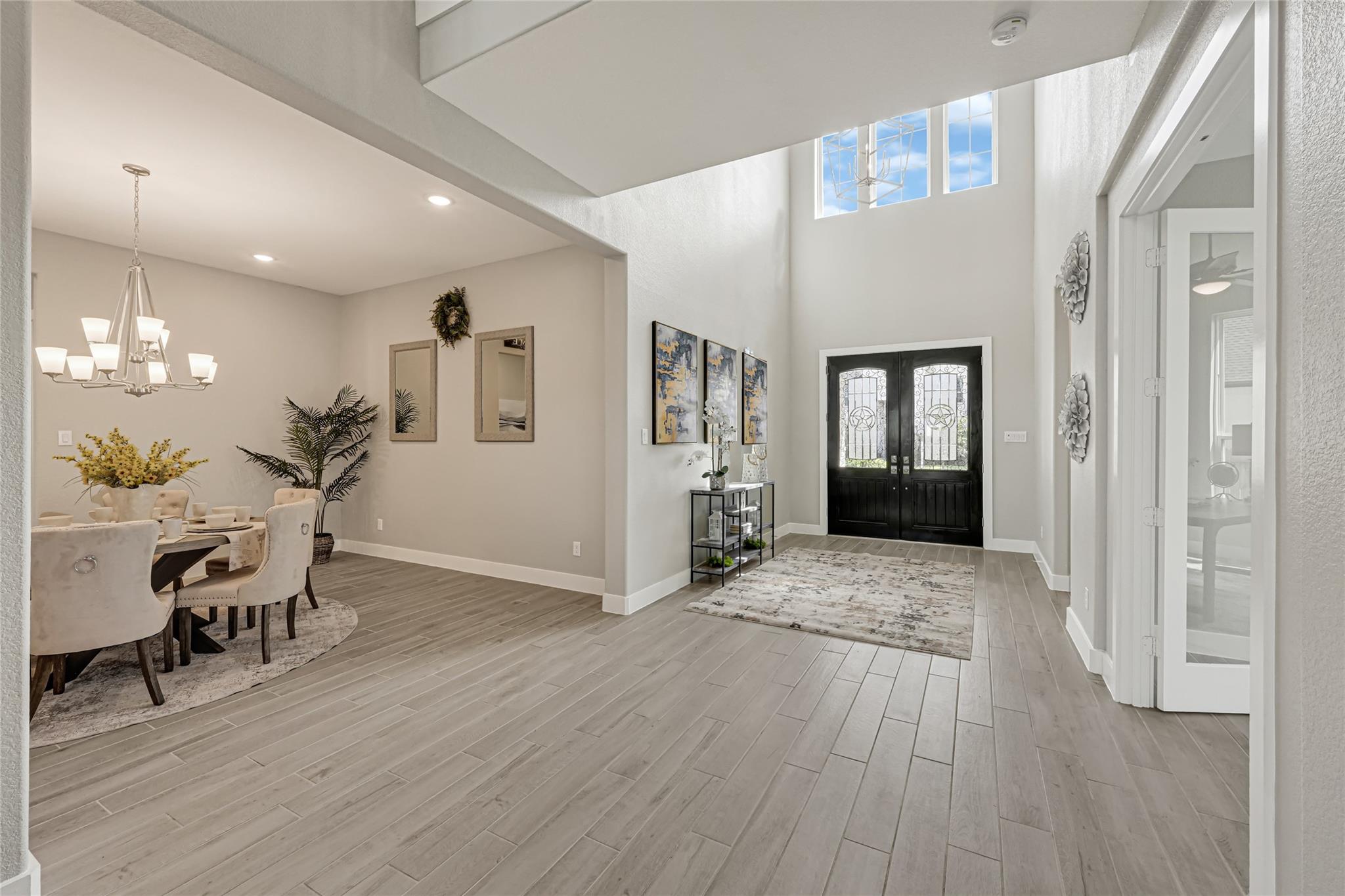 10315 Fountain Shore Drive Property Photo 7