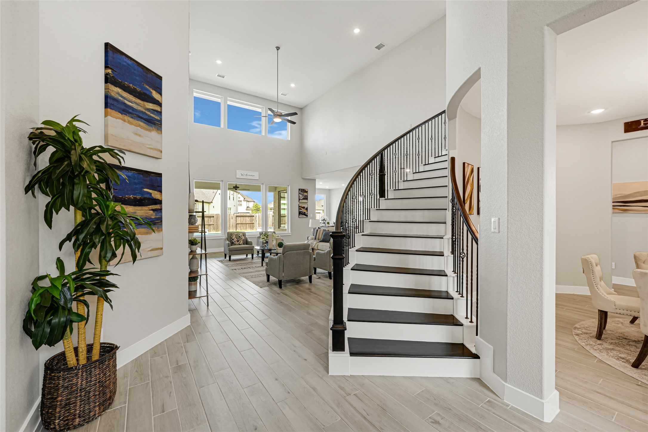 10315 Fountain Shore Drive Property Photo 8