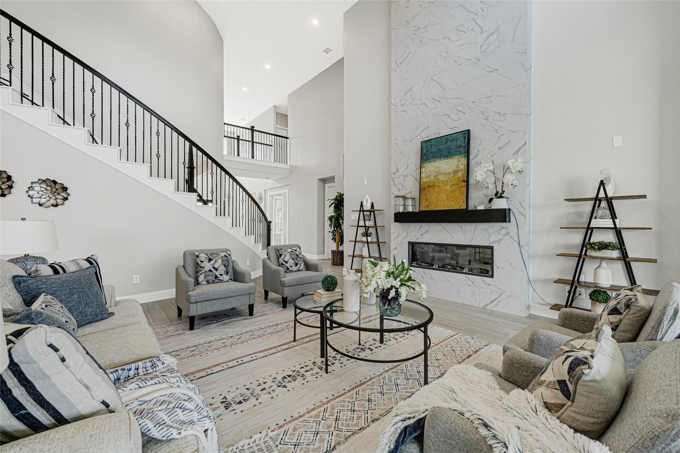 10315 Fountain Shore Drive Property Photo 9