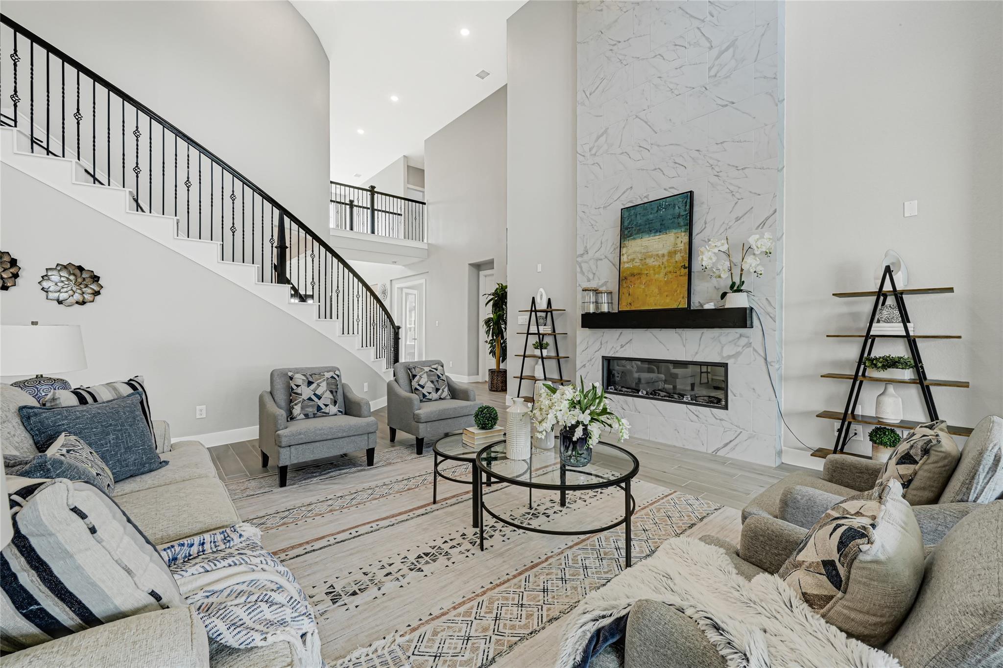 10315 Fountain Shore Drive Property Photo 9