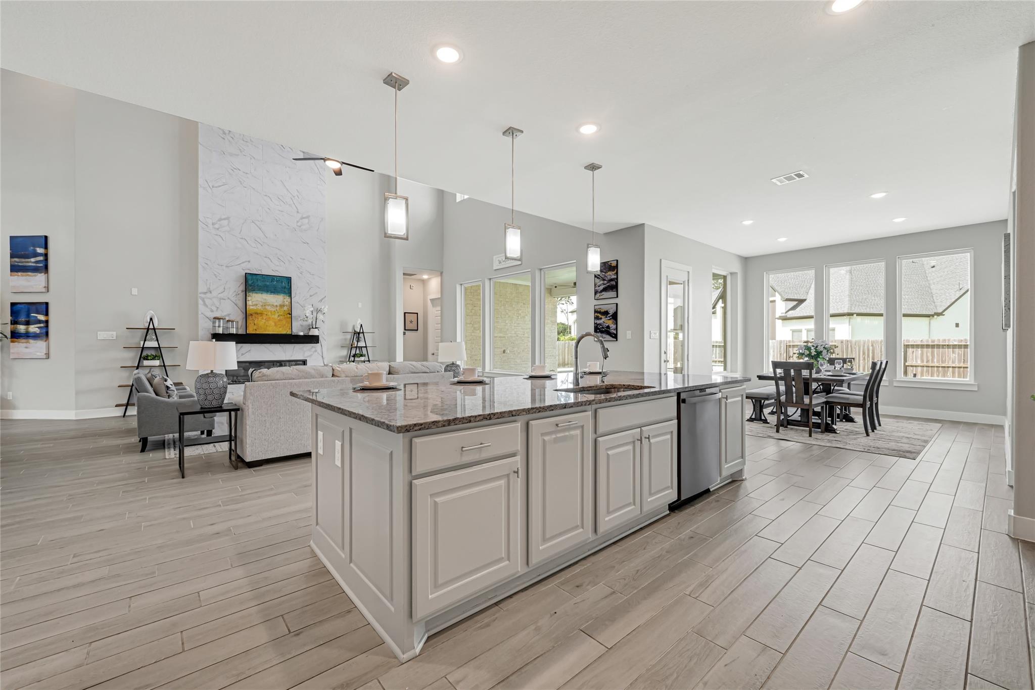 10315 Fountain Shore Drive Property Photo 12