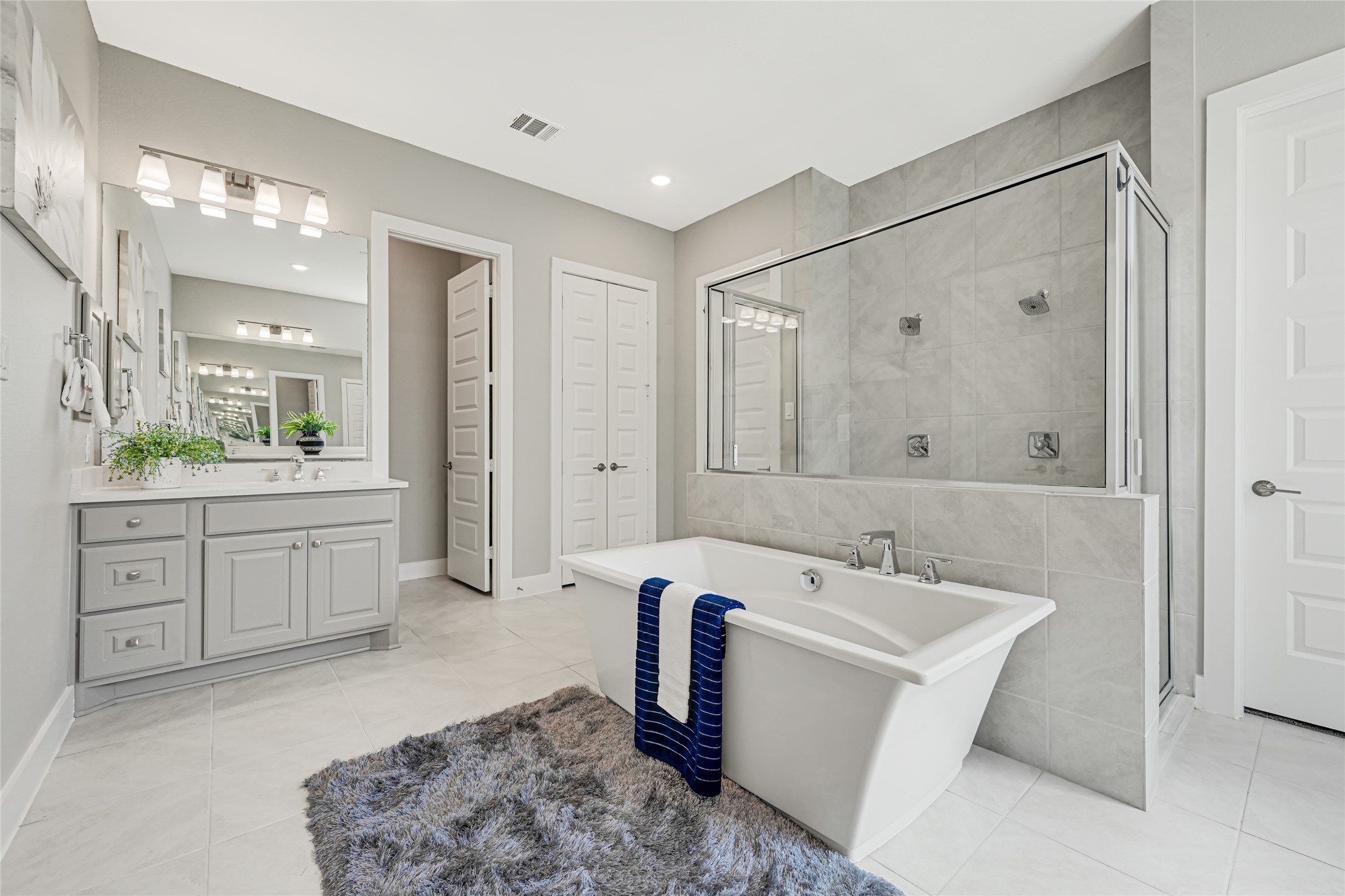 10315 Fountain Shore Drive Property Photo 17