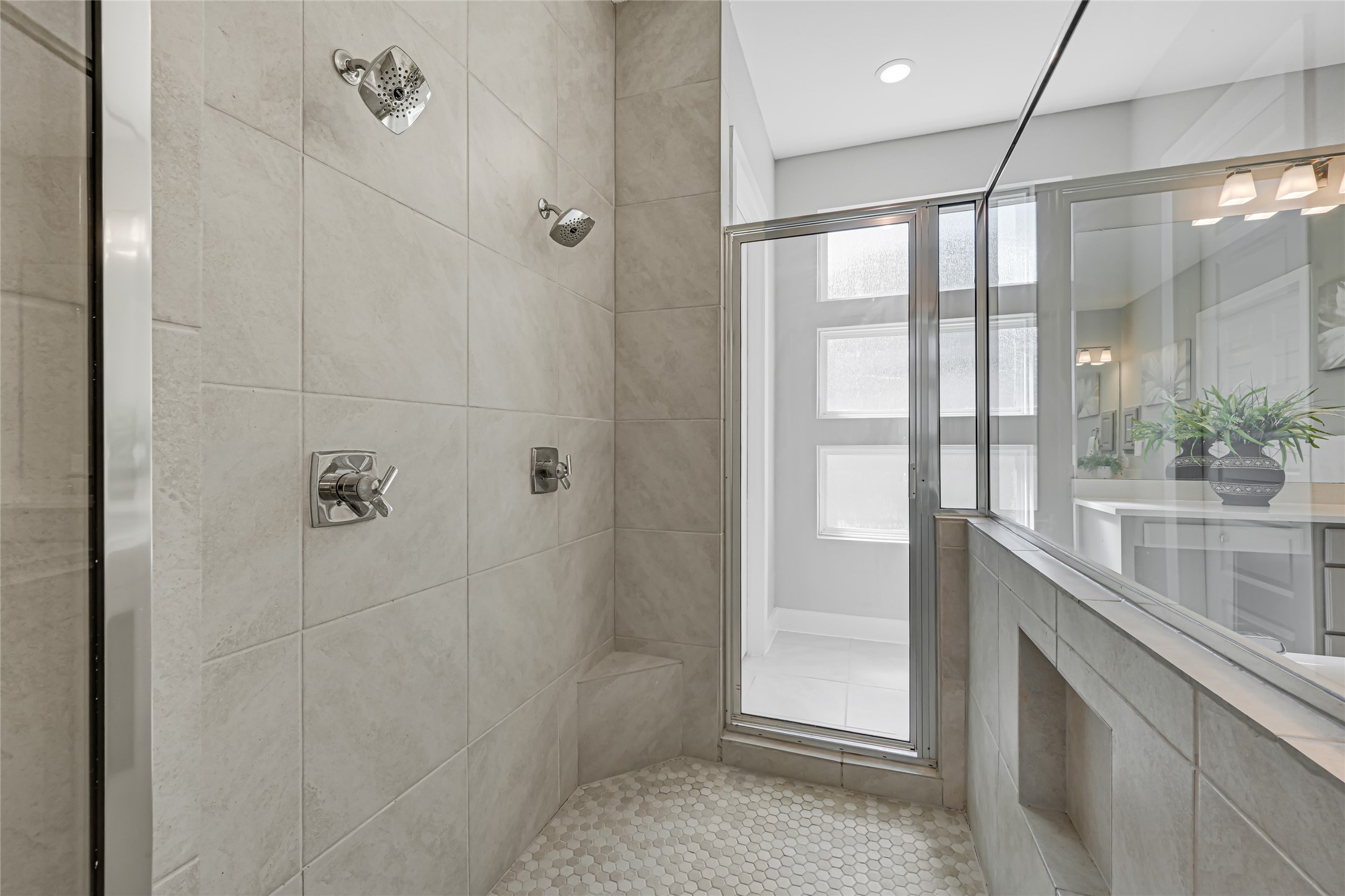 10315 Fountain Shore Drive Property Photo 18