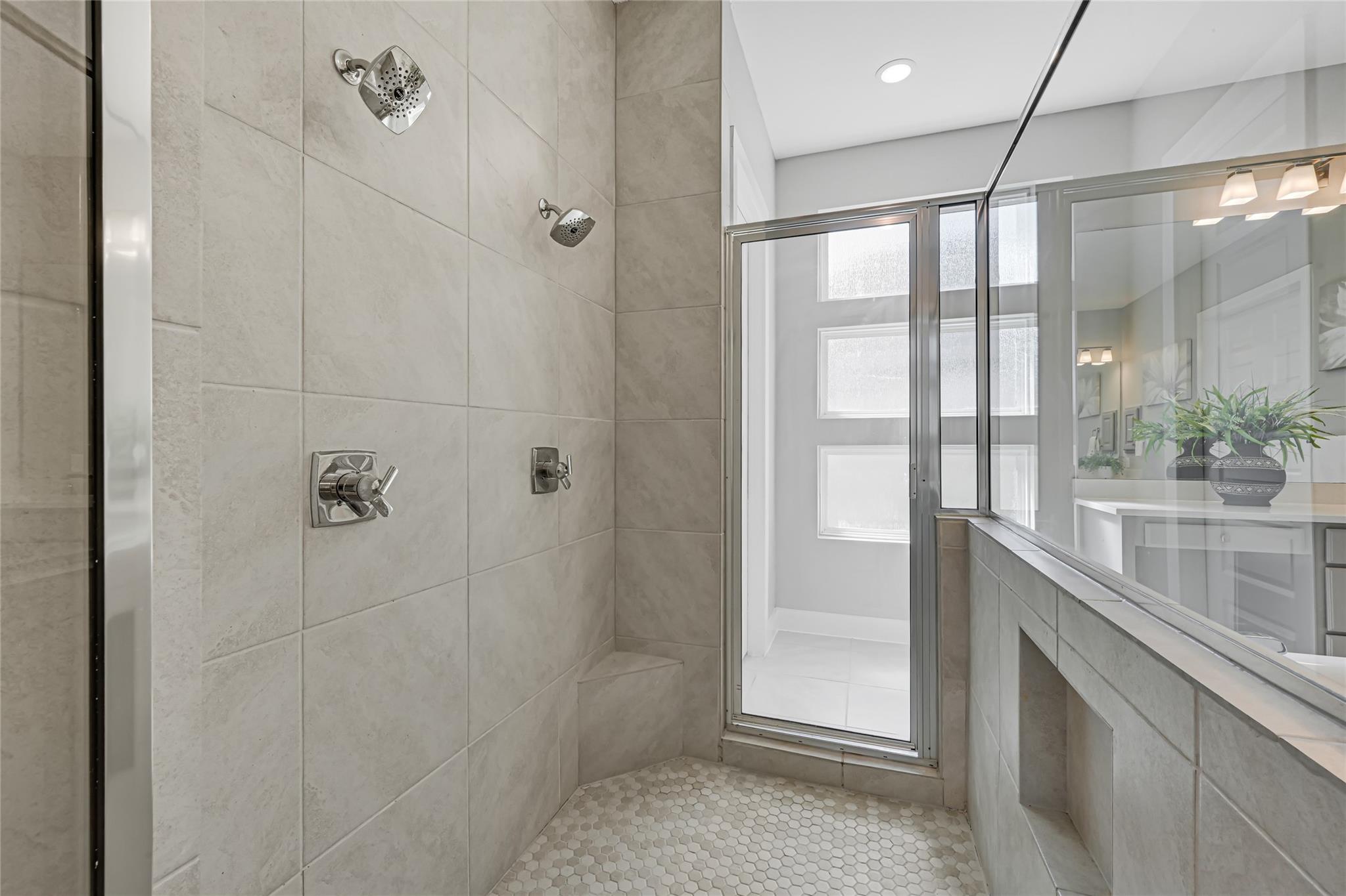 10315 Fountain Shore Drive Property Photo 18