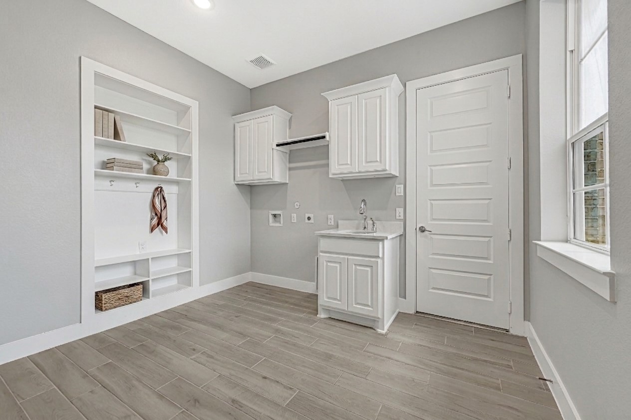 10315 Fountain Shore Drive Property Photo 22
