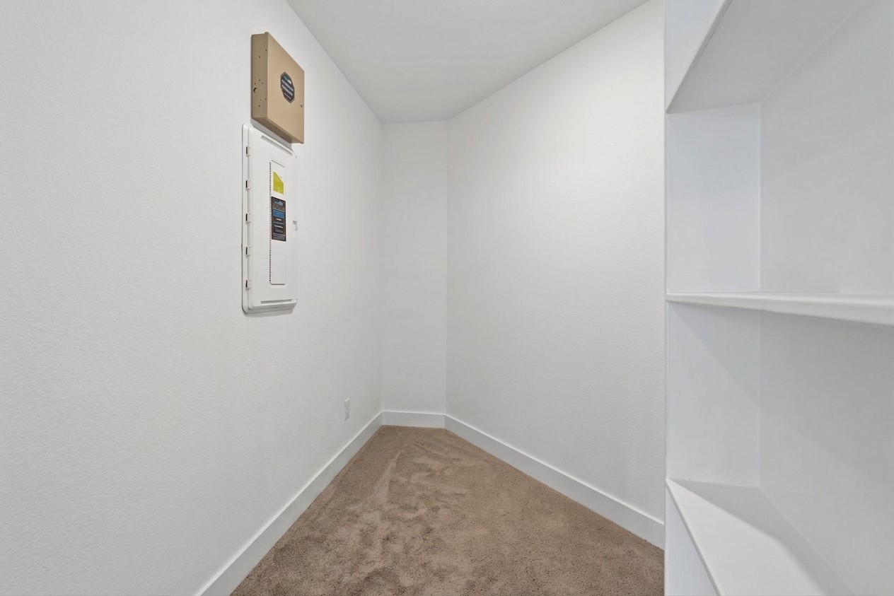 10315 Fountain Shore Drive Property Photo 25