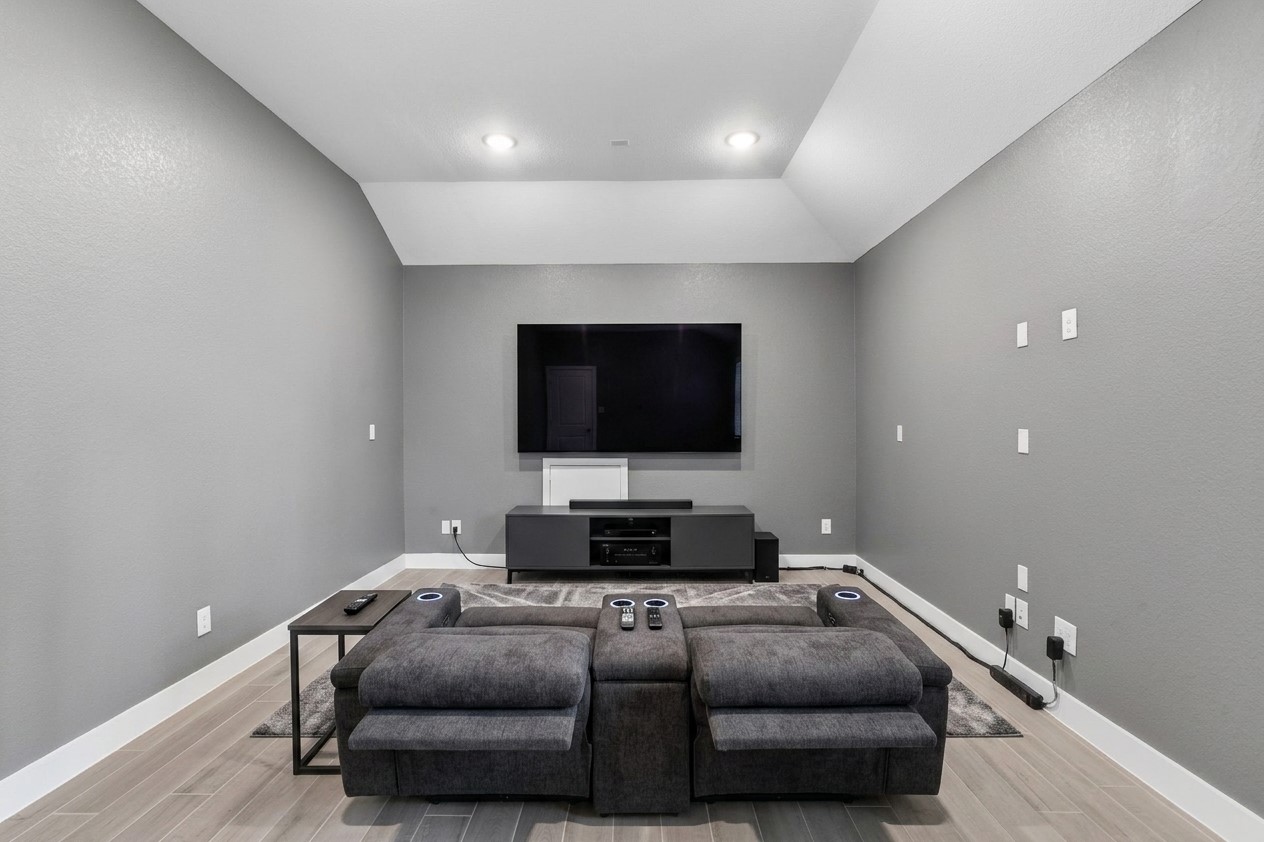 10315 Fountain Shore Drive Property Photo 26