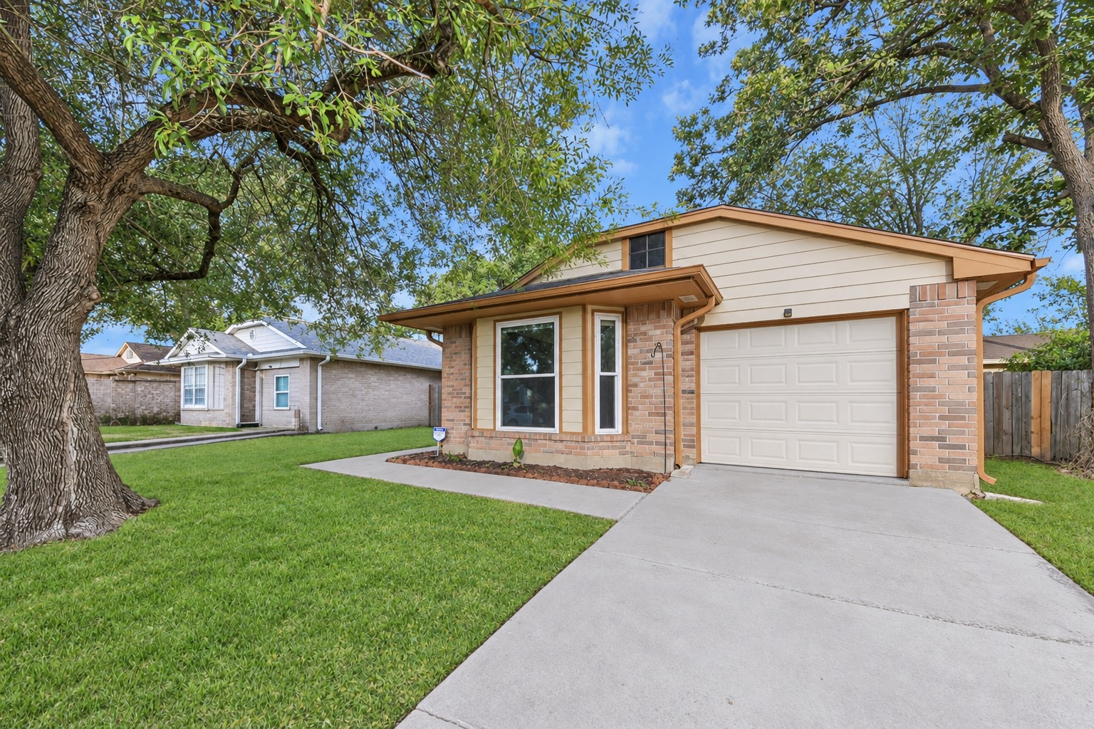 6715 Bluebottle Lane Property Photo 1