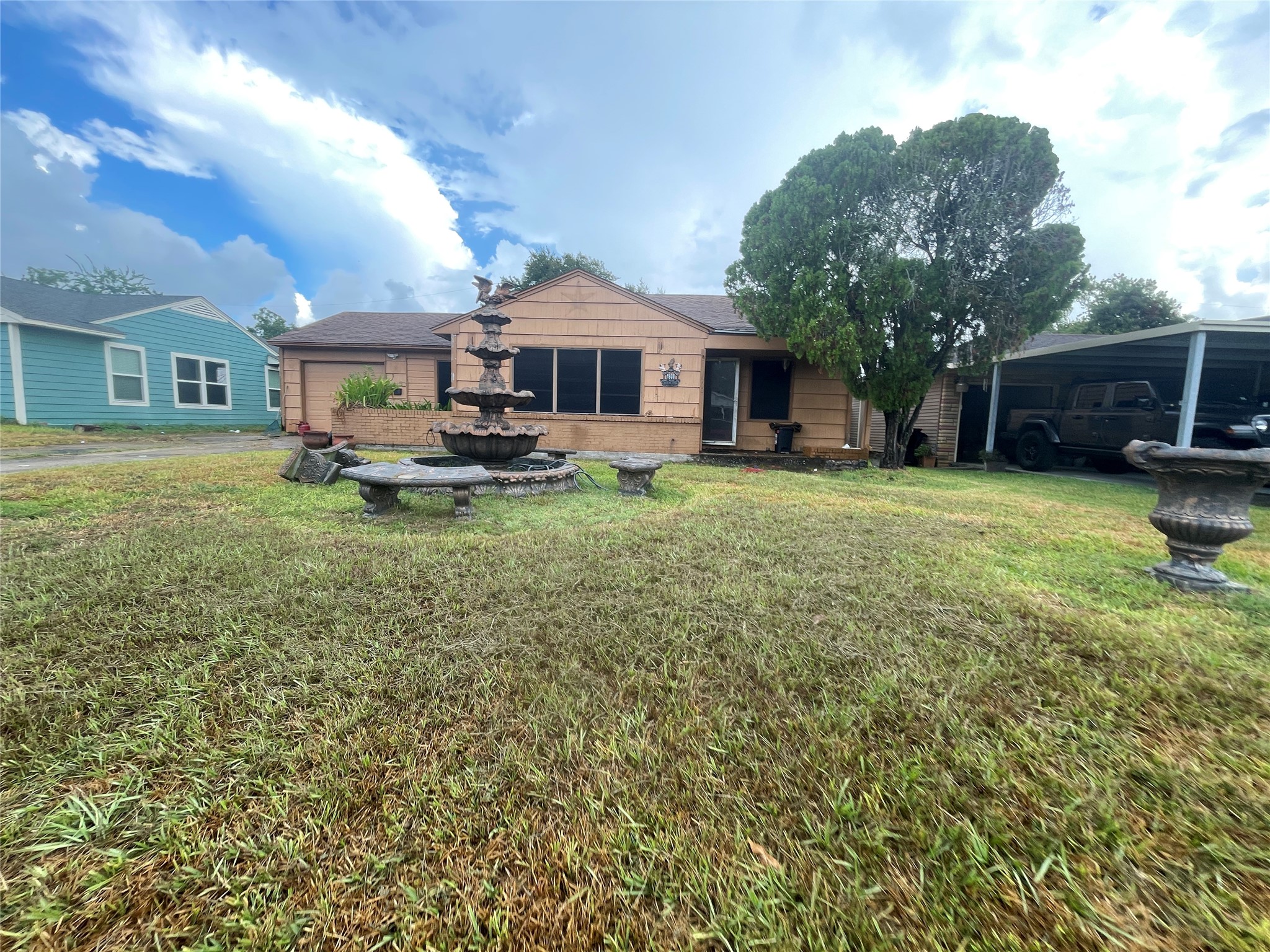 1900 W Gulf Street Property Photo 1